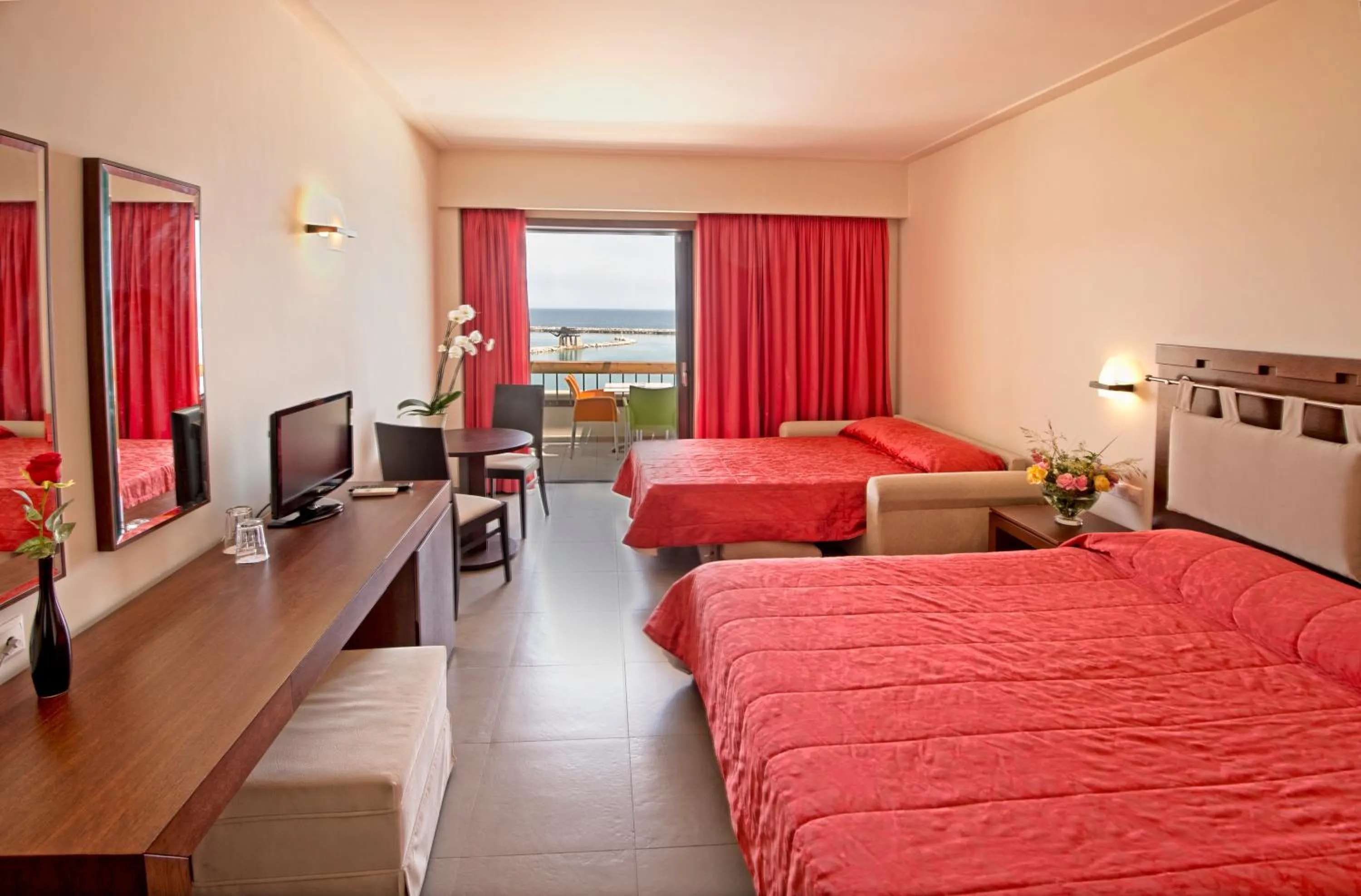 Photo of the whole room, Bed in Kymi Palace