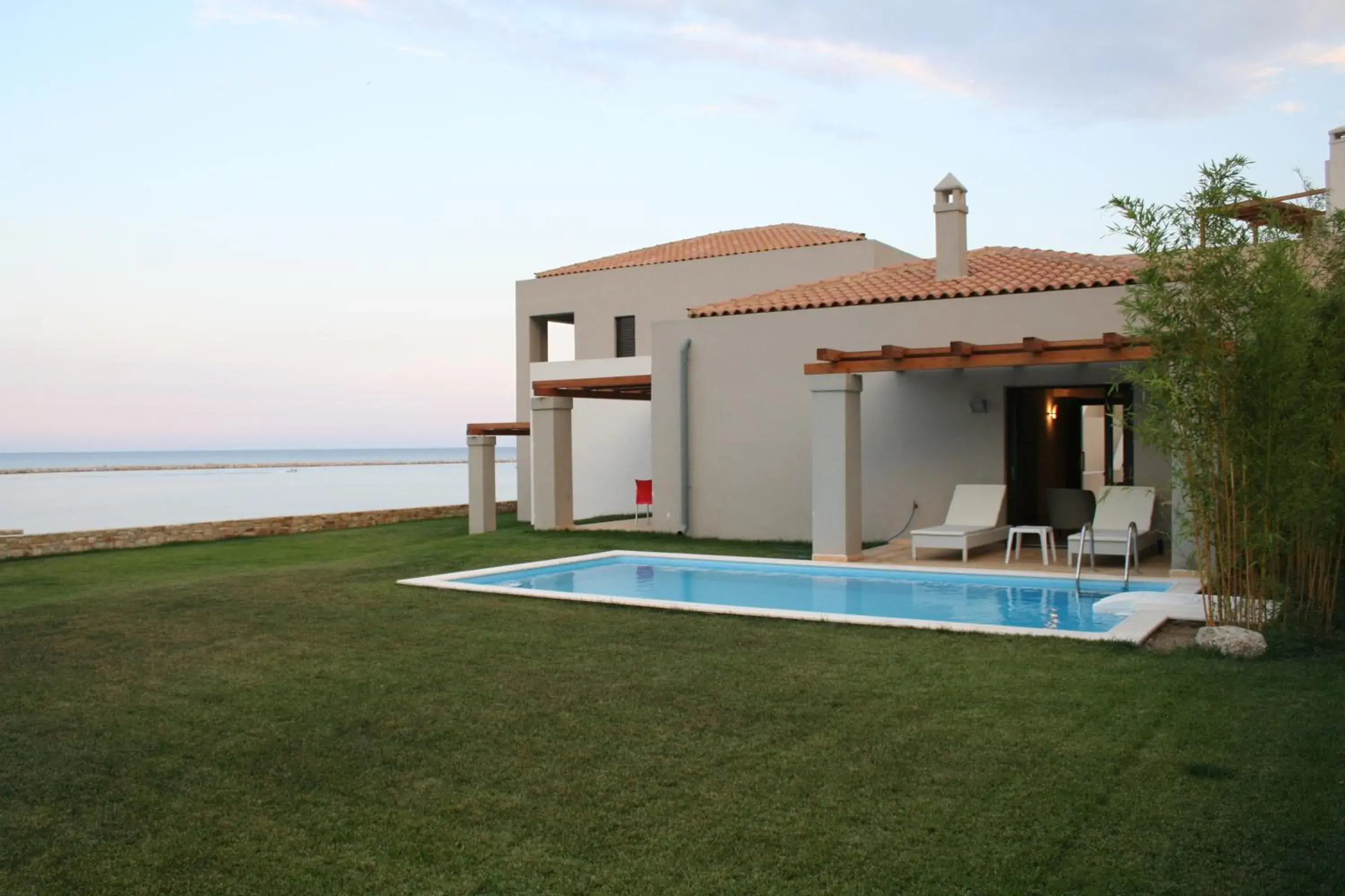 Suite with Private Pool in Kymi Palace Suite with Private Pool in Kymi Palace