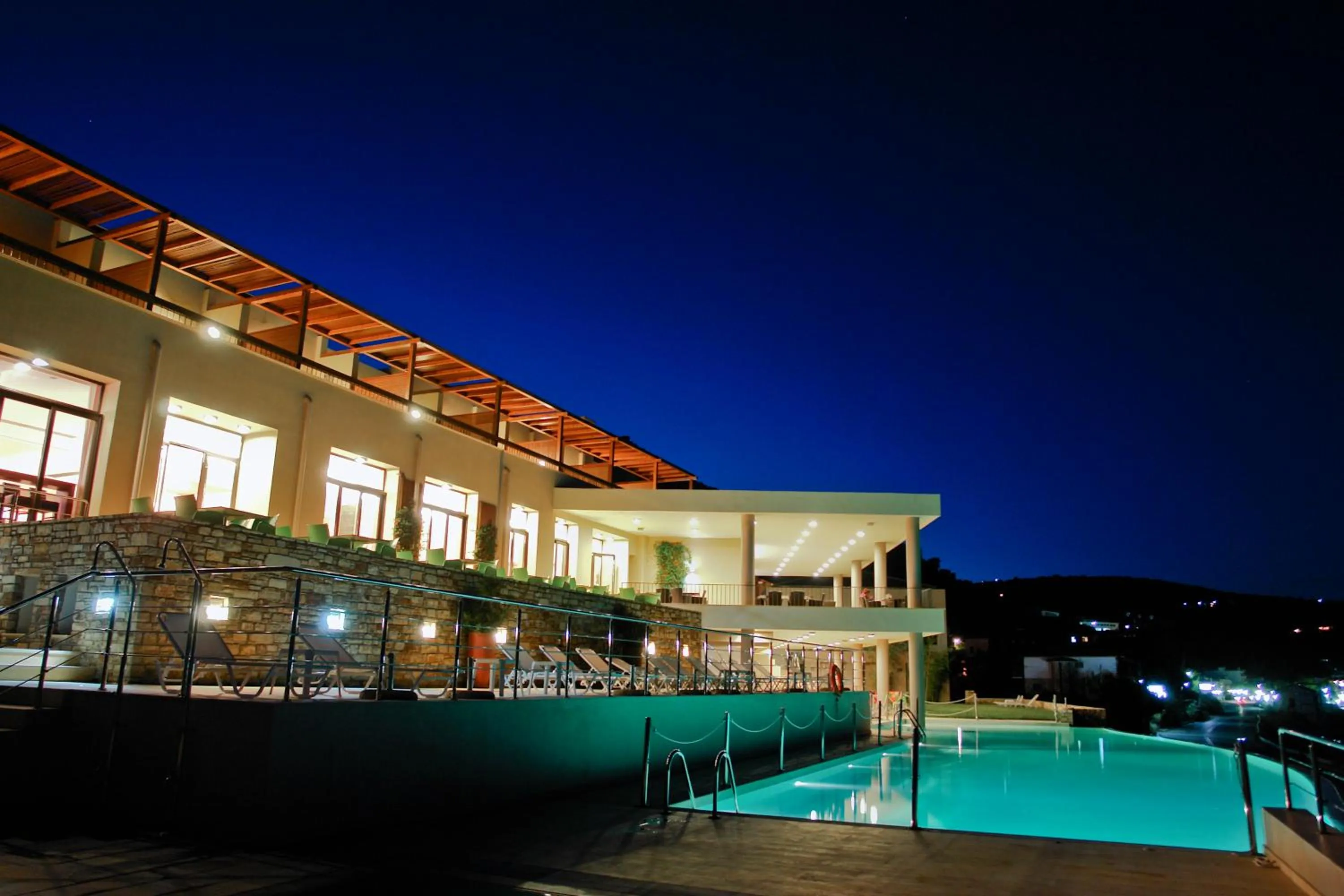 Swimming pool in Kymi Palace
