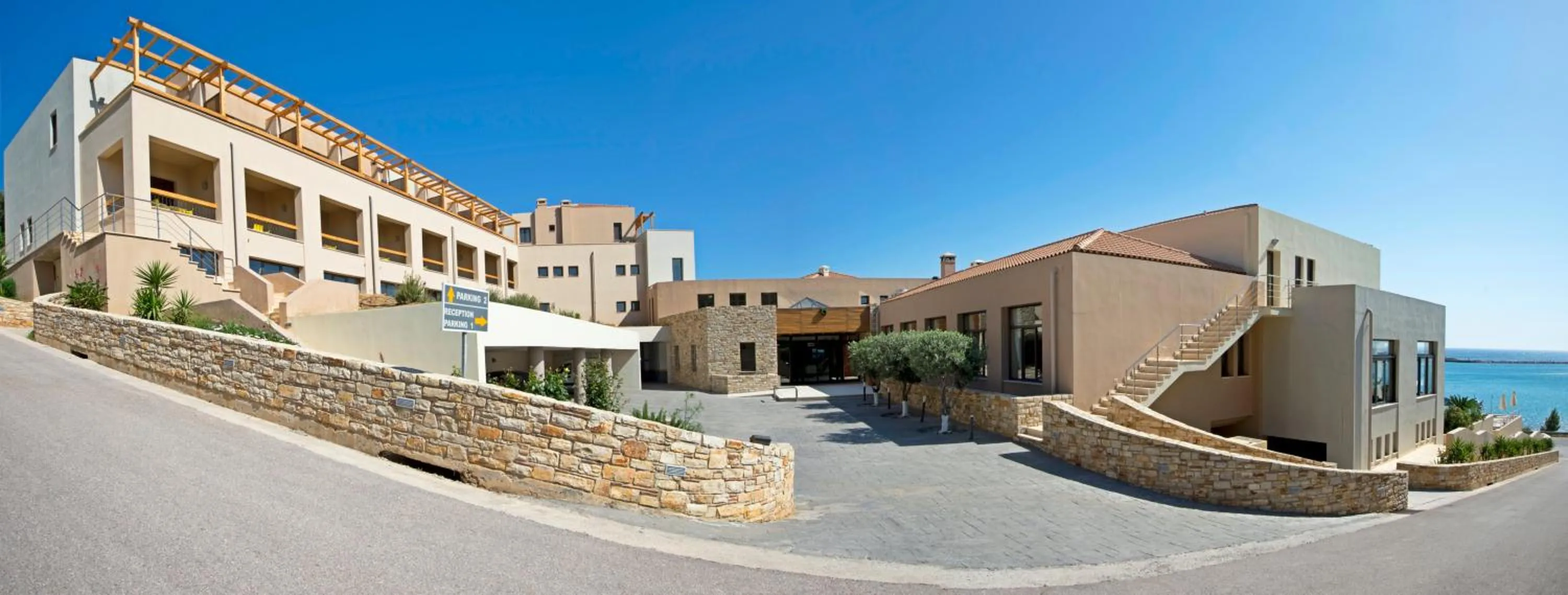 Facade/entrance in Kymi Palace