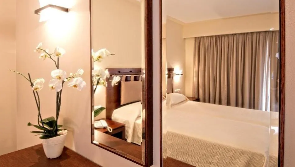 Bedroom, Bed in Kymi Palace