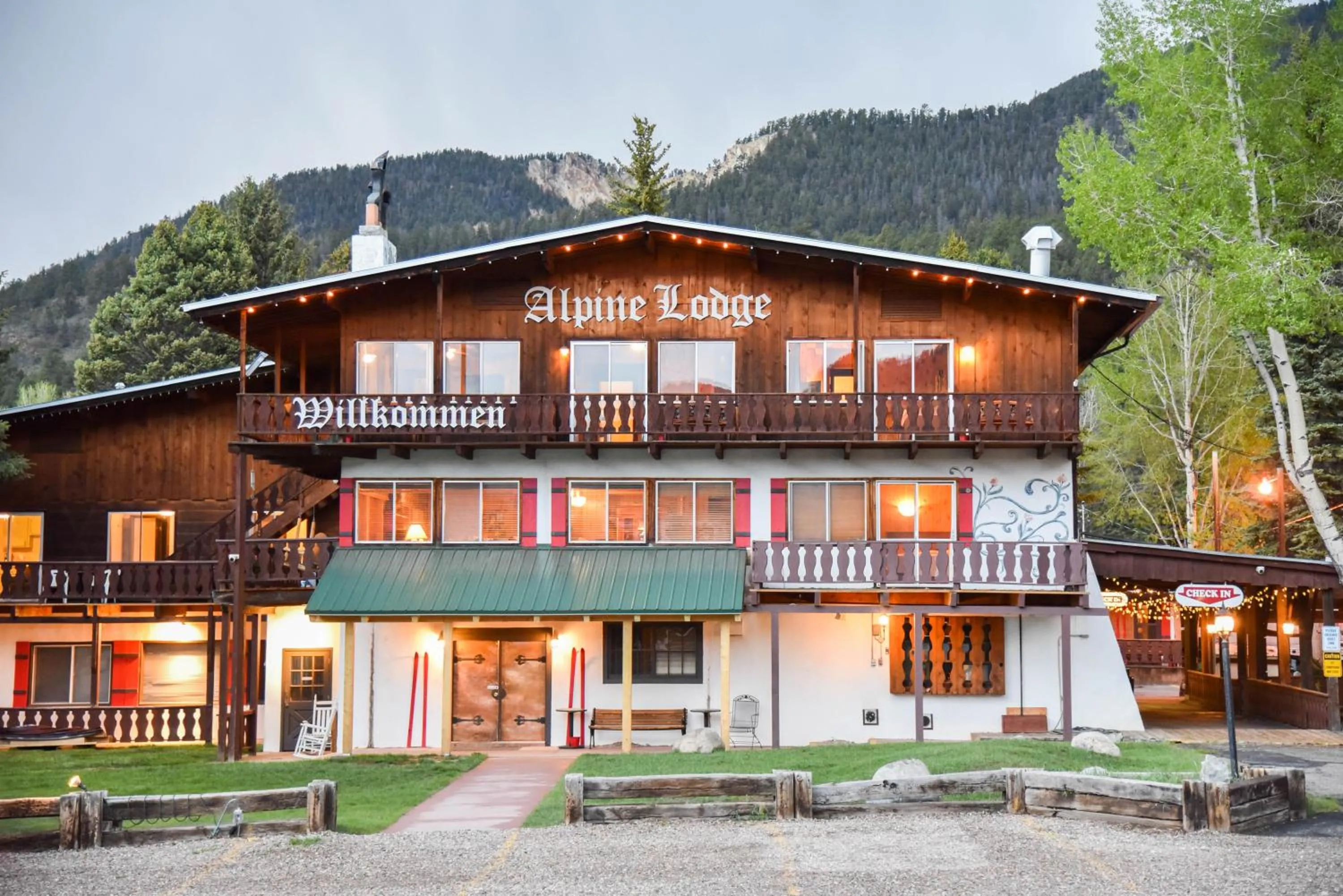 Alpine Lodge Red River