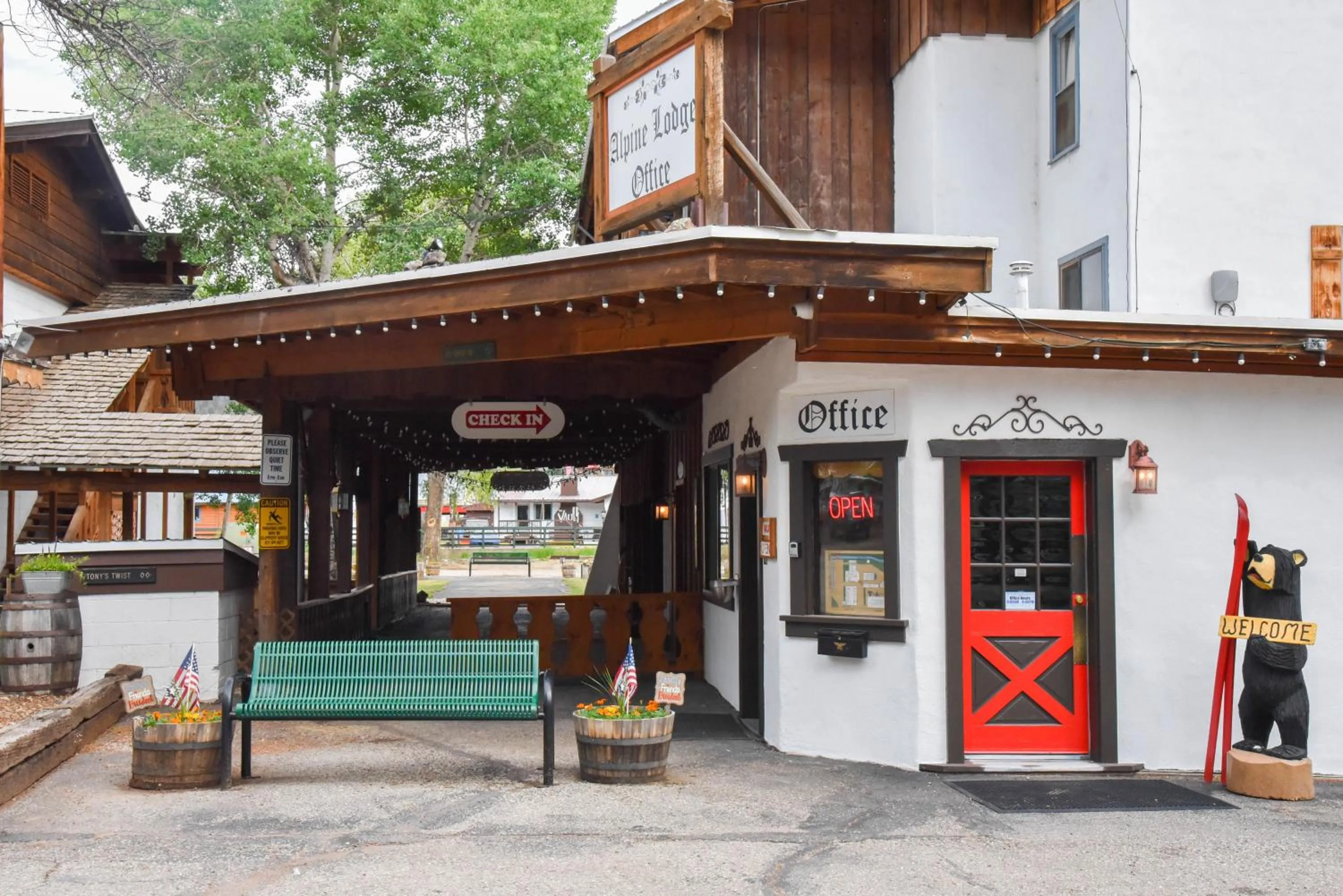 Property building in Alpine Lodge Red River