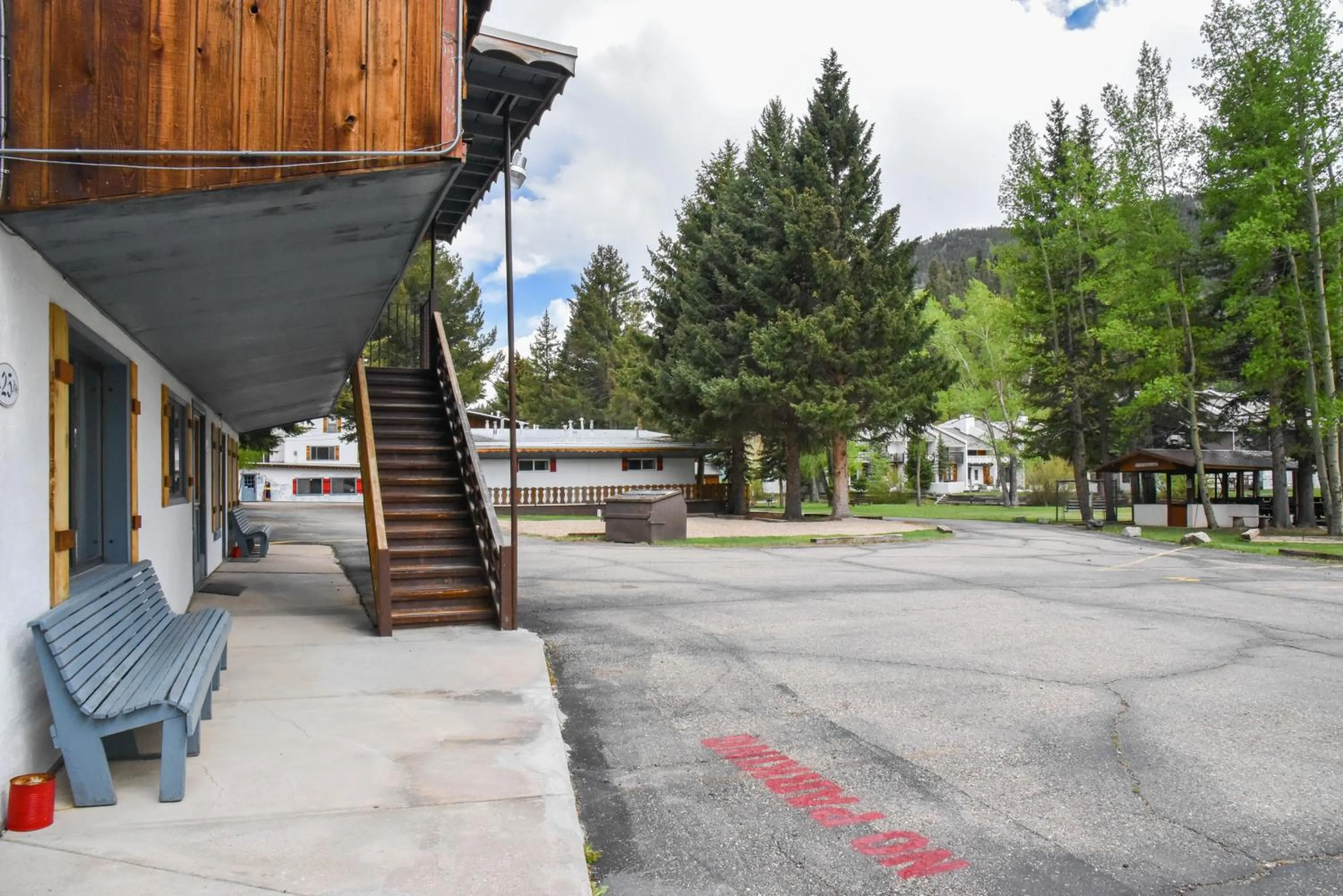 Property building in Alpine Lodge Red River