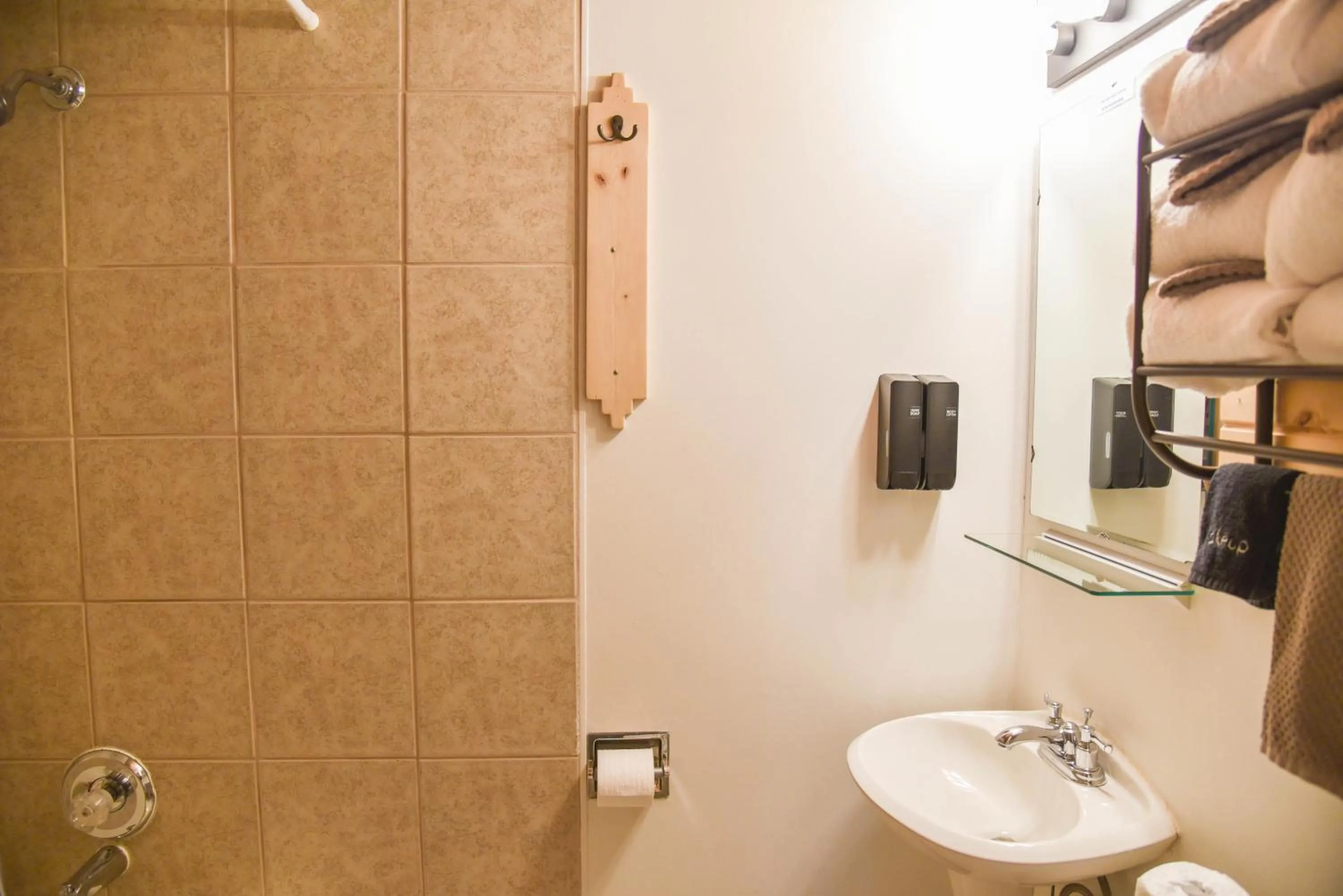 Shower in Alpine Lodge Red River