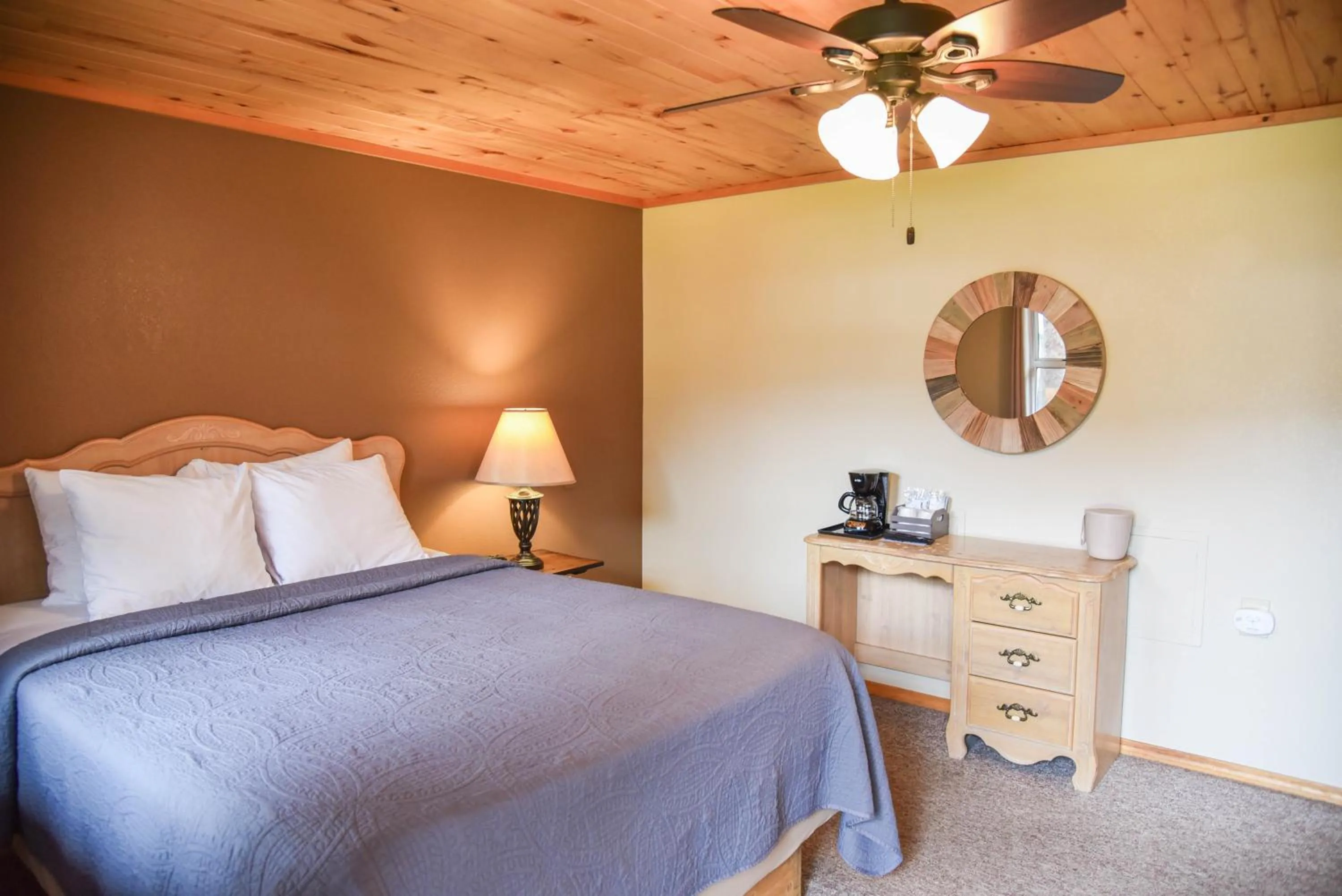 Bed in Alpine Lodge Red River