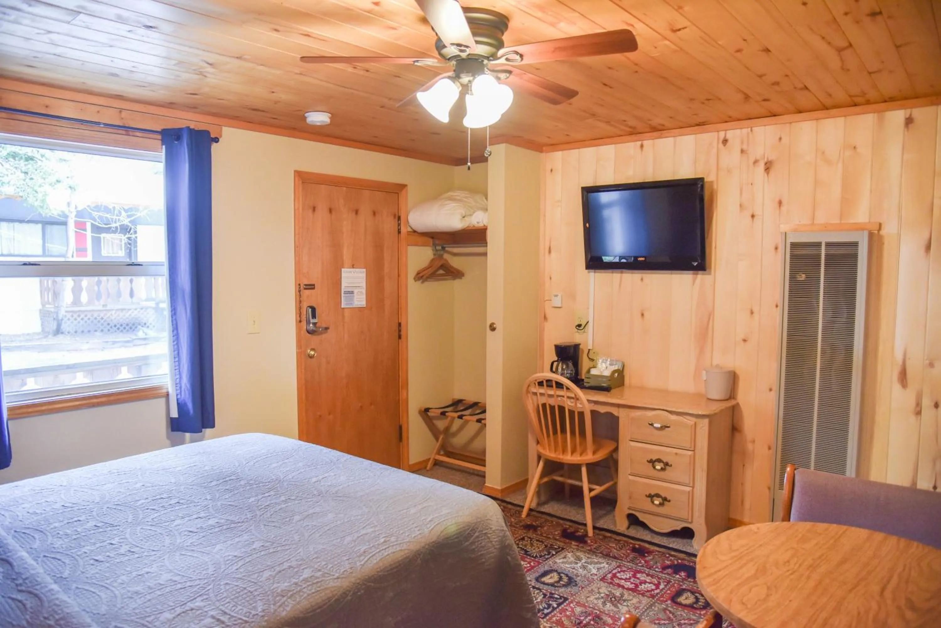 Bed in Alpine Lodge Red River