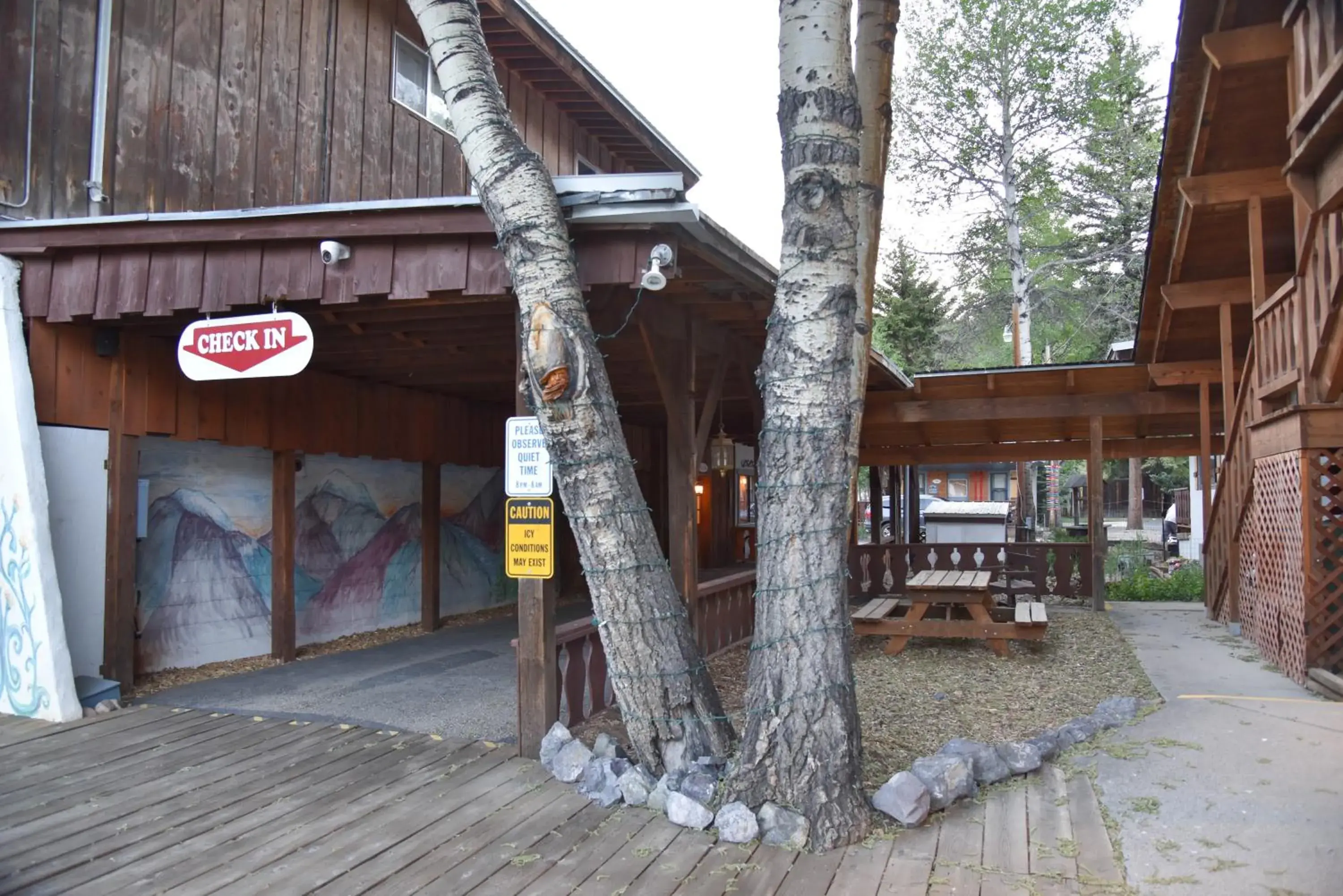 Property building in Alpine Lodge Red River Property building in Alpine Lodge Red River
