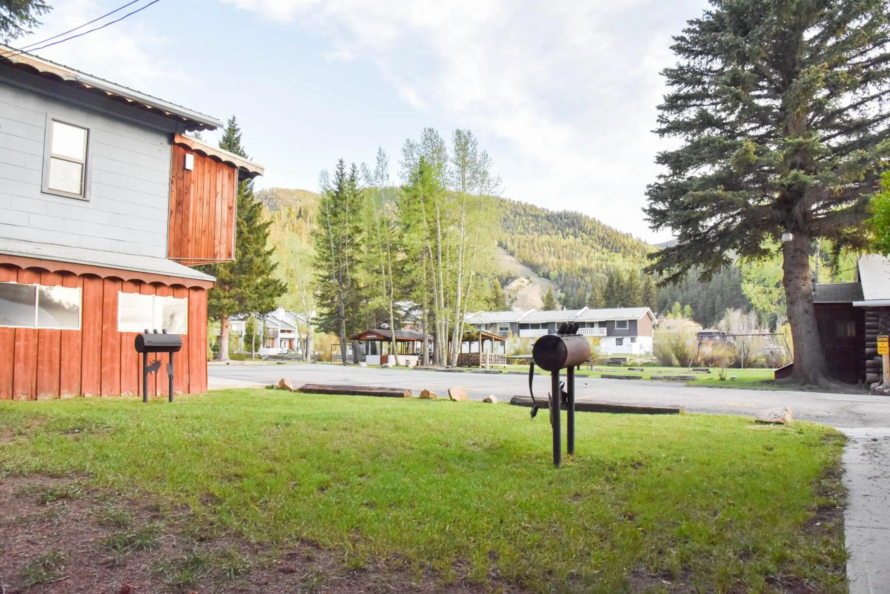 Mountain view in Alpine Lodge Red River