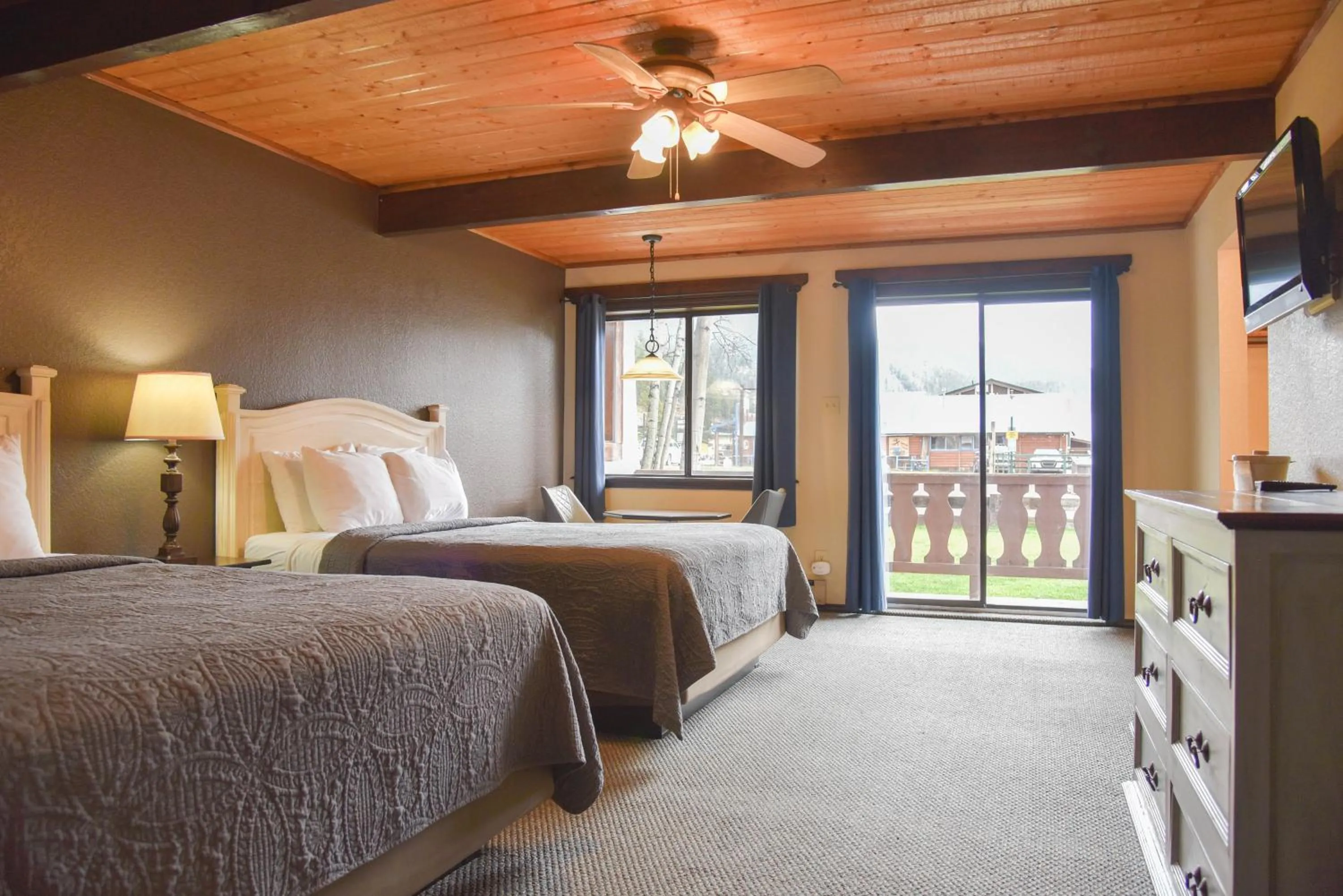 Bed in Alpine Lodge Red River