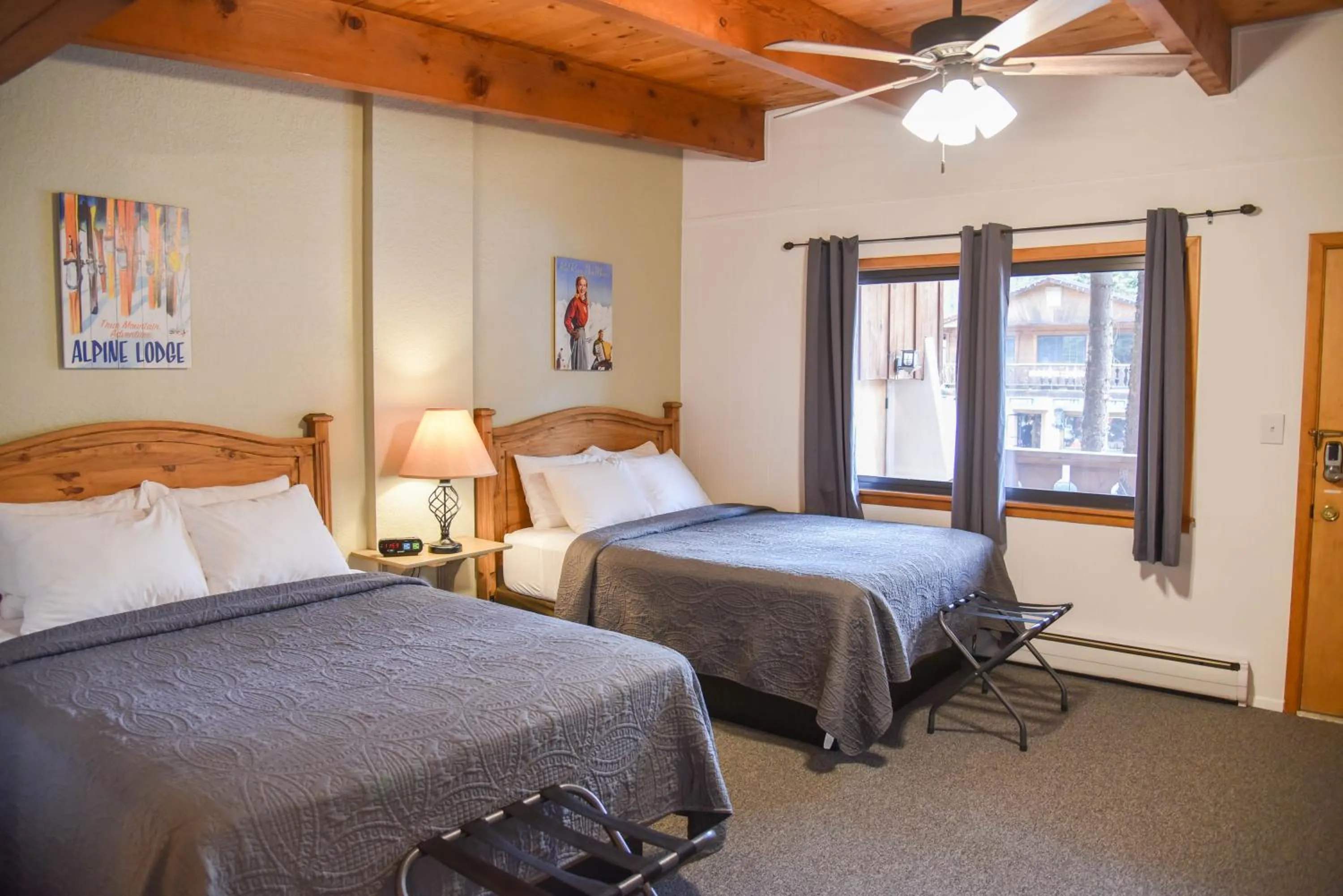 Bed in Alpine Lodge Red River