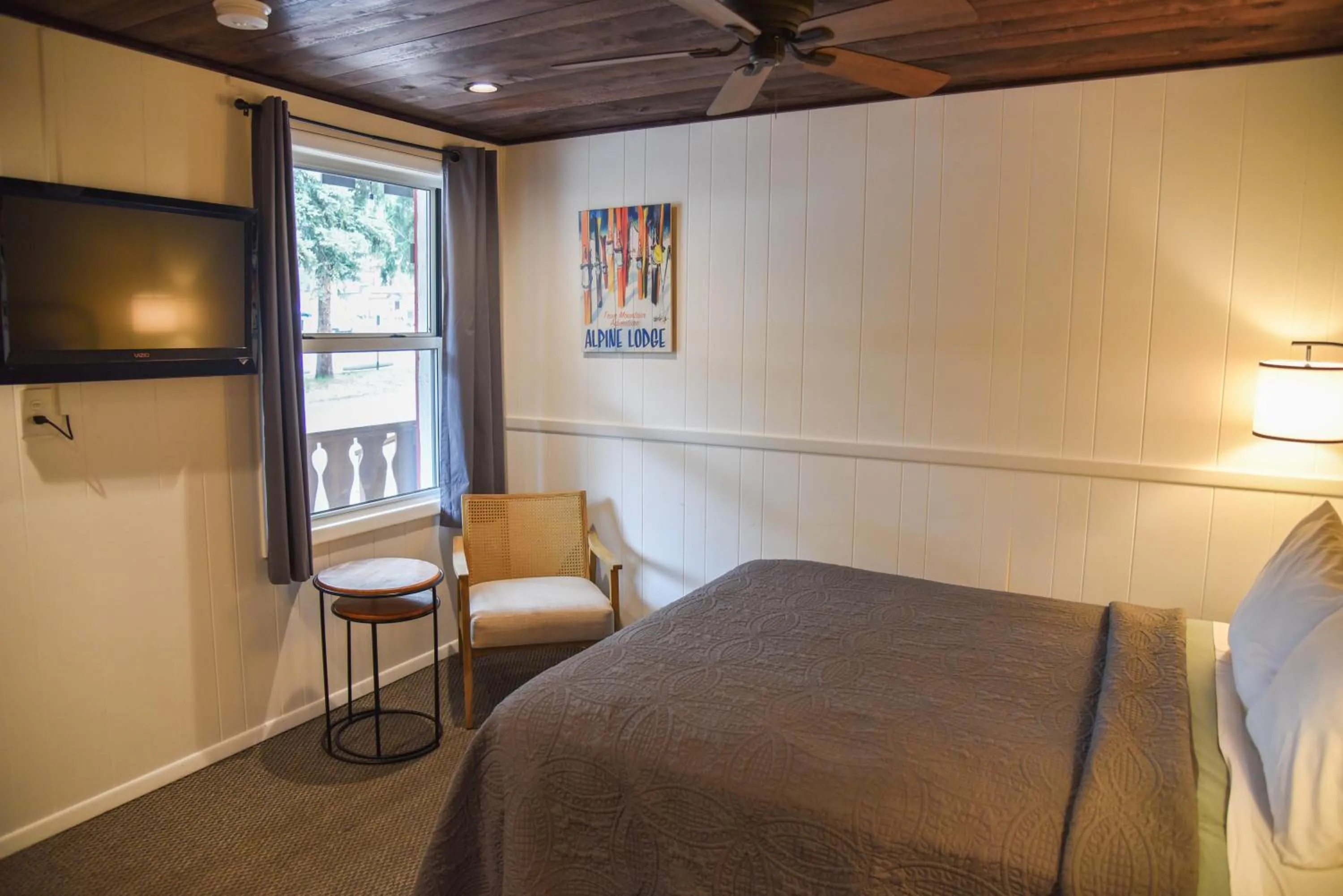 Bed in Alpine Lodge Red River