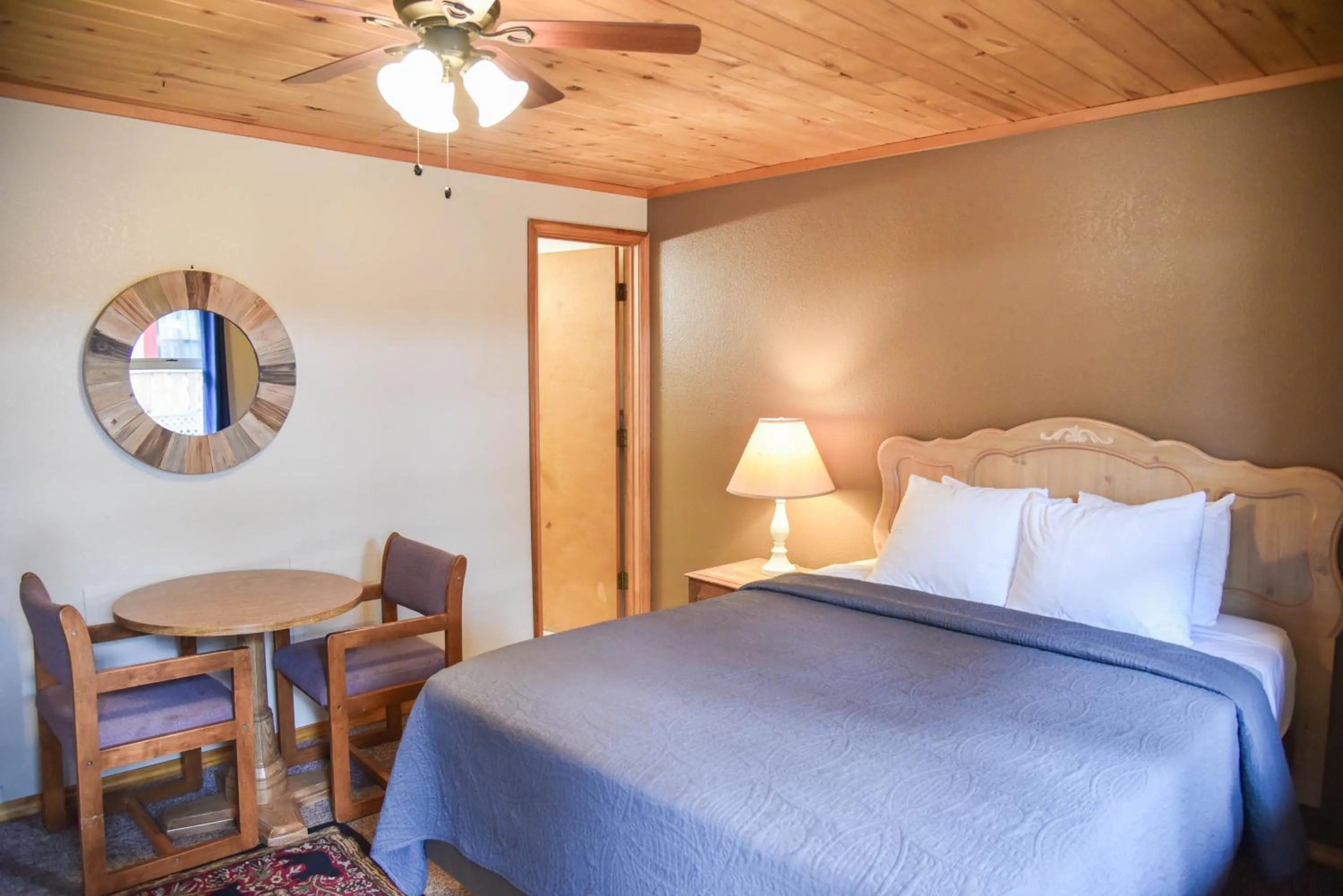 Bed in Alpine Lodge Red River