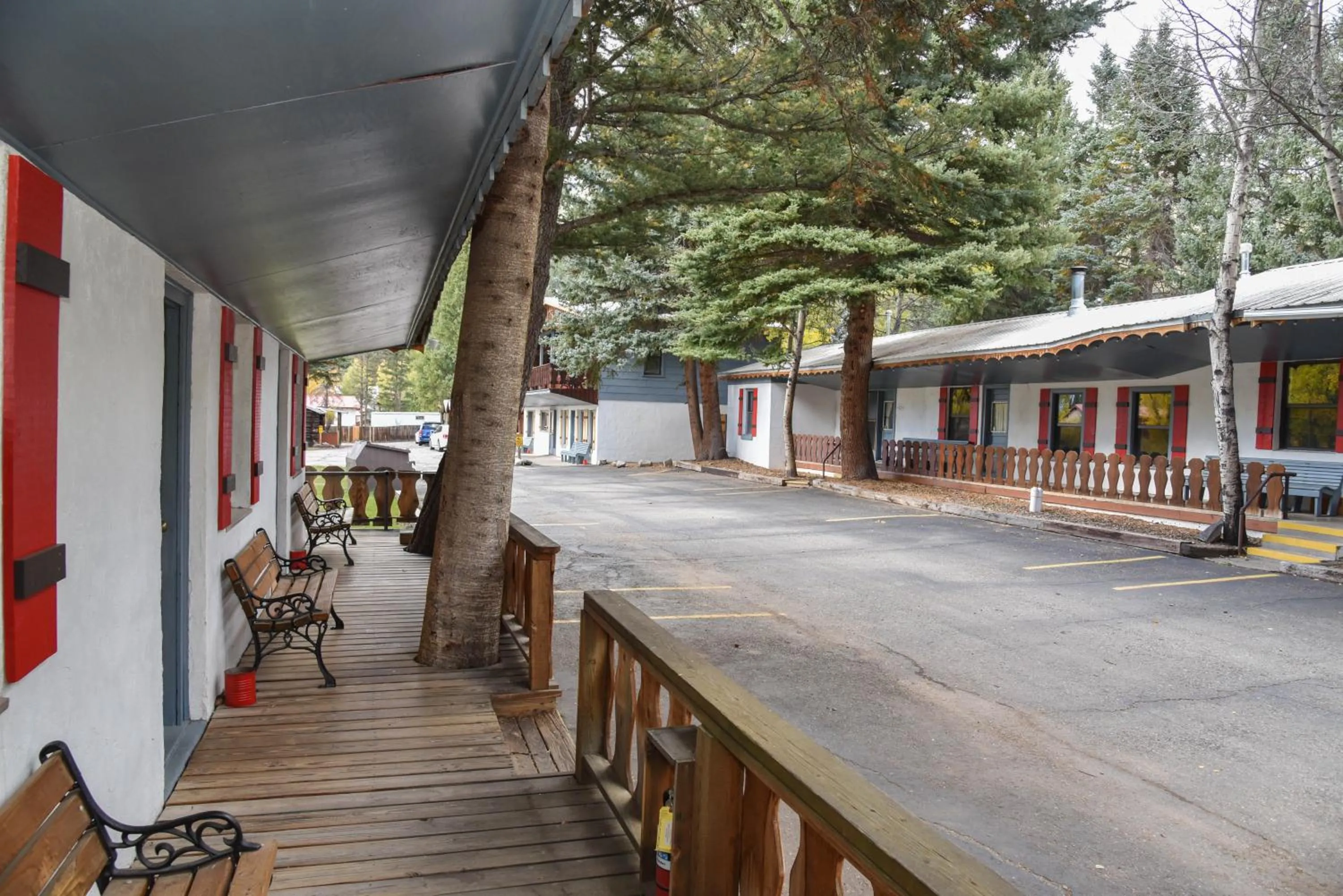 Alpine Lodge Red River