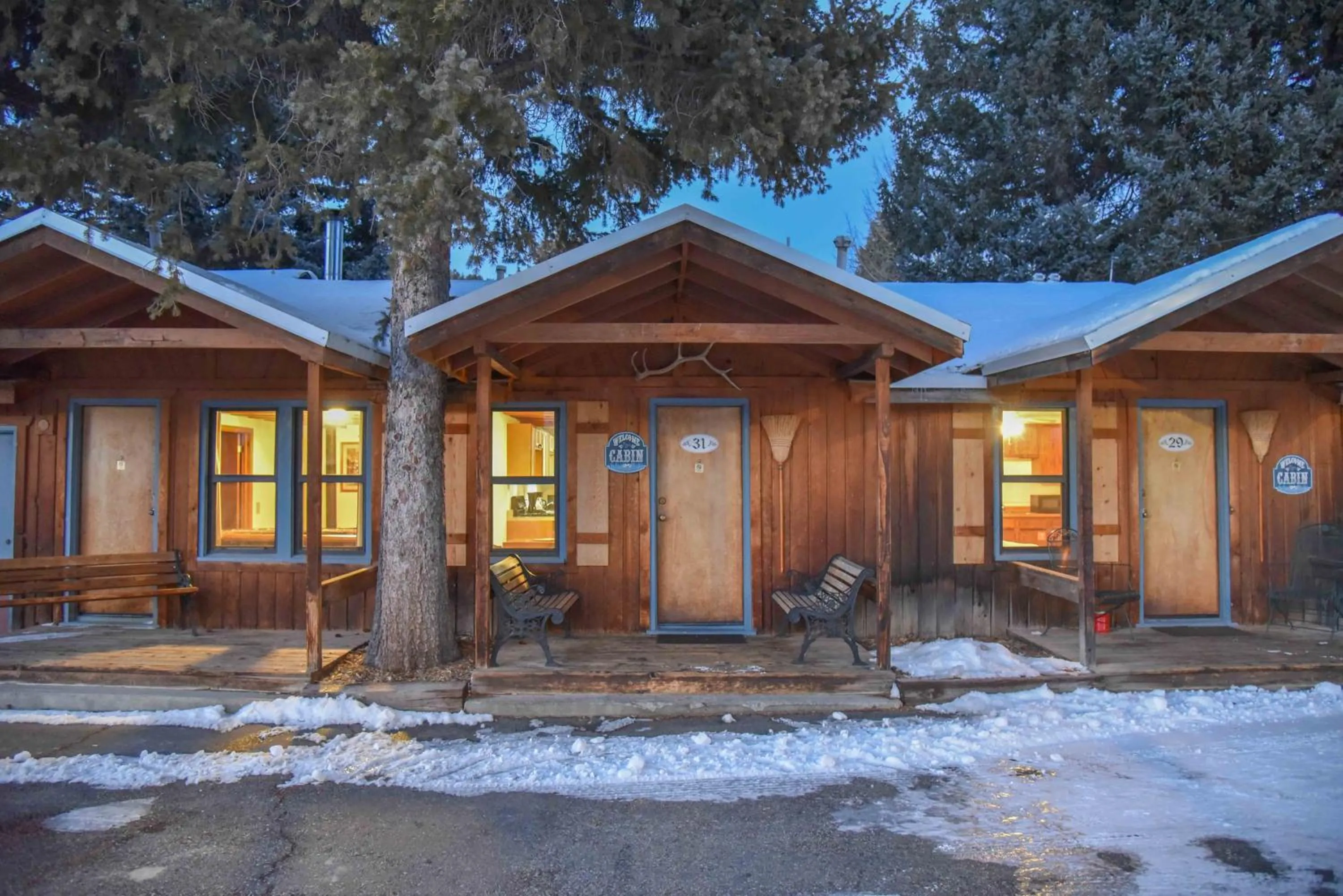 Property building in Alpine Lodge Red River