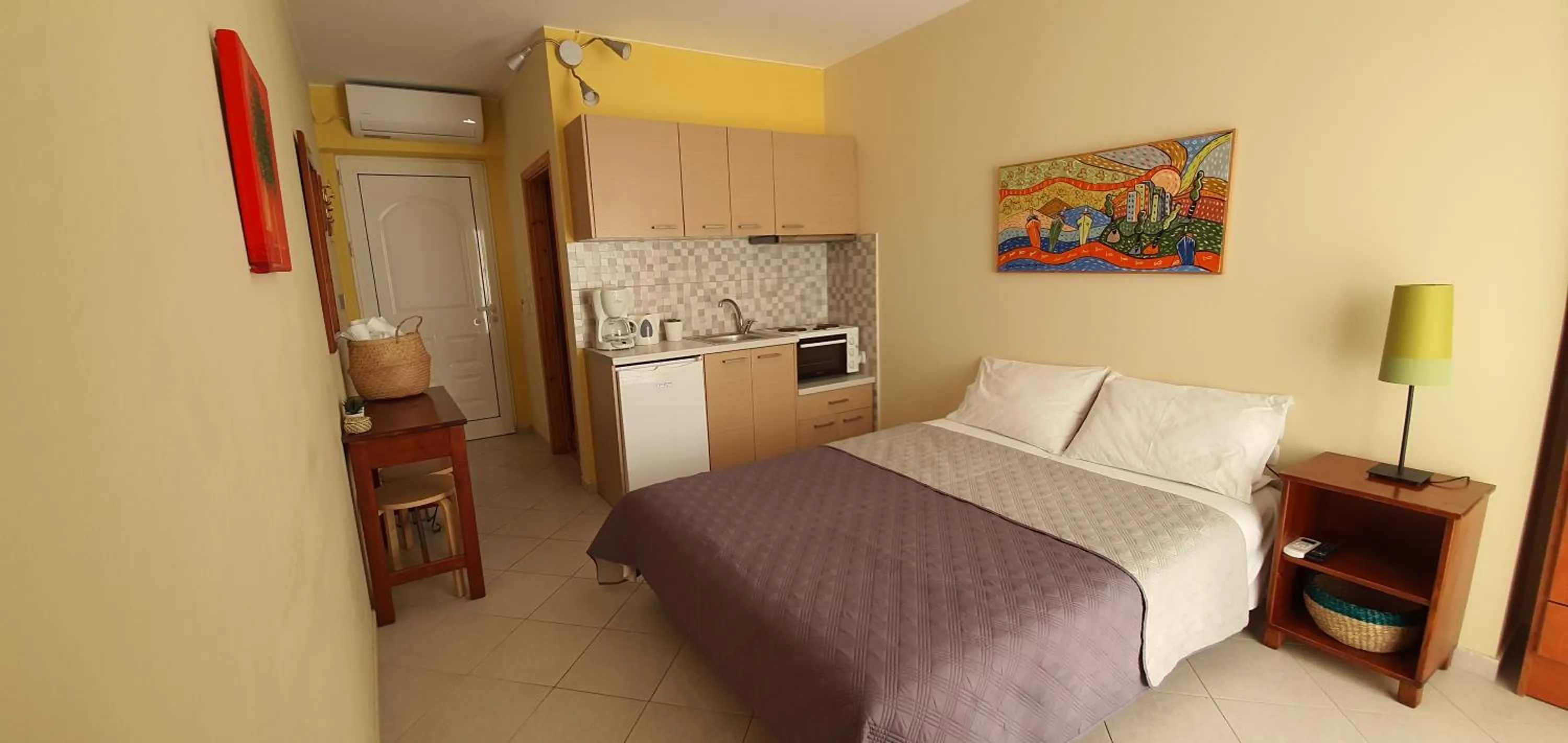 Photo of the whole room in Vasilis Studios