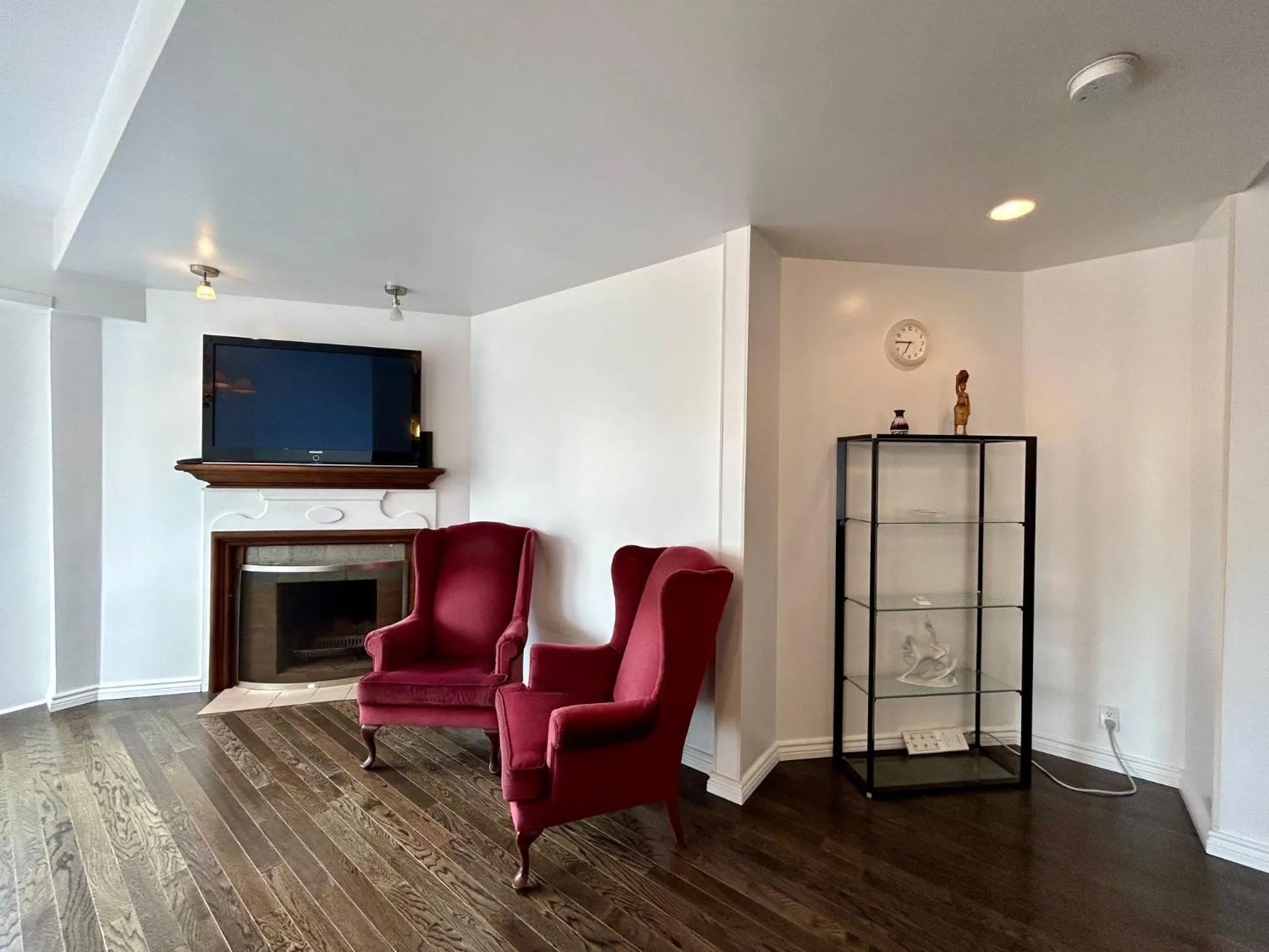 Living room in The Bedford Regency Hotel