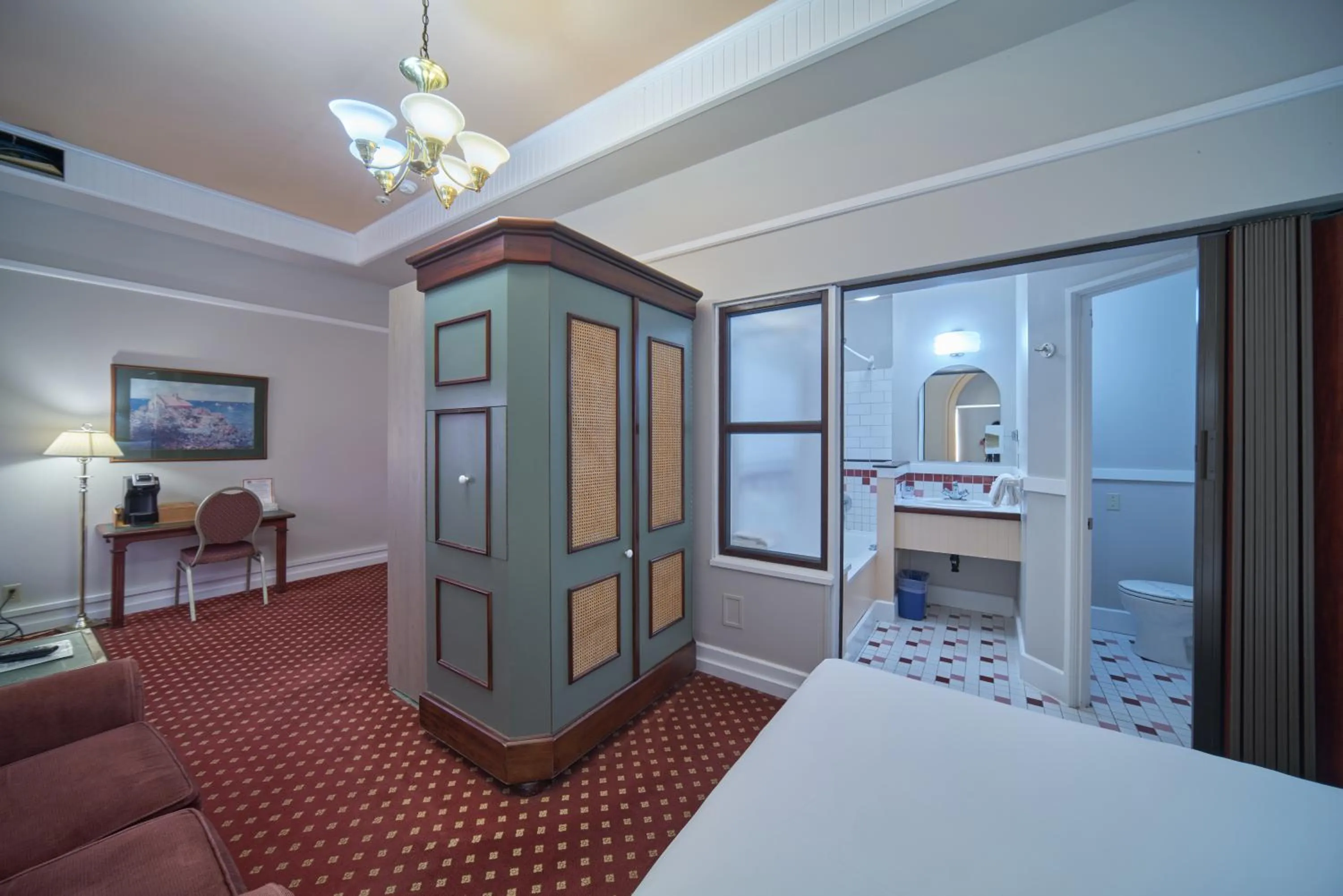 Bedroom, Bed in The Bedford Regency Hotel