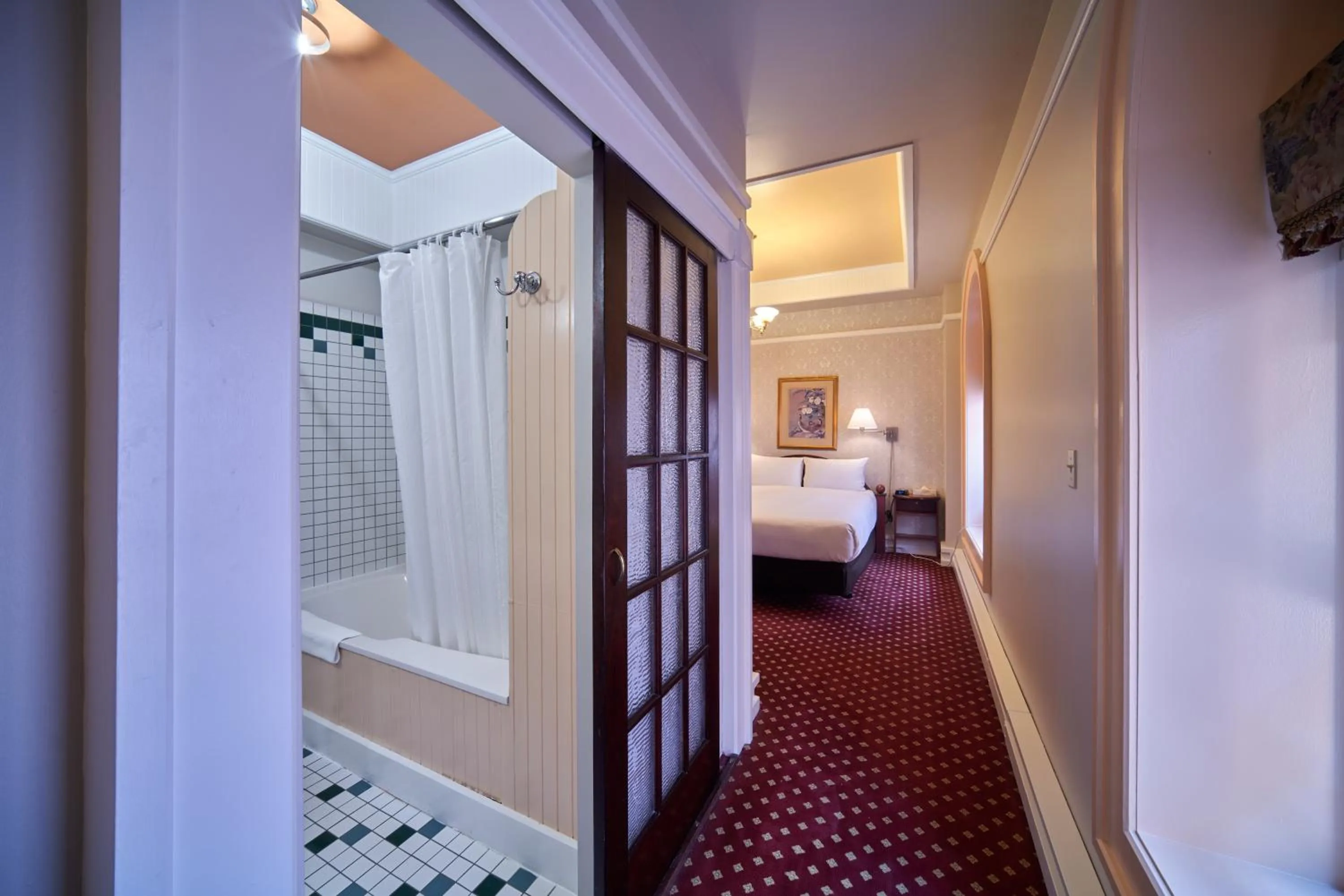 Bedroom, Bed in The Bedford Regency Hotel