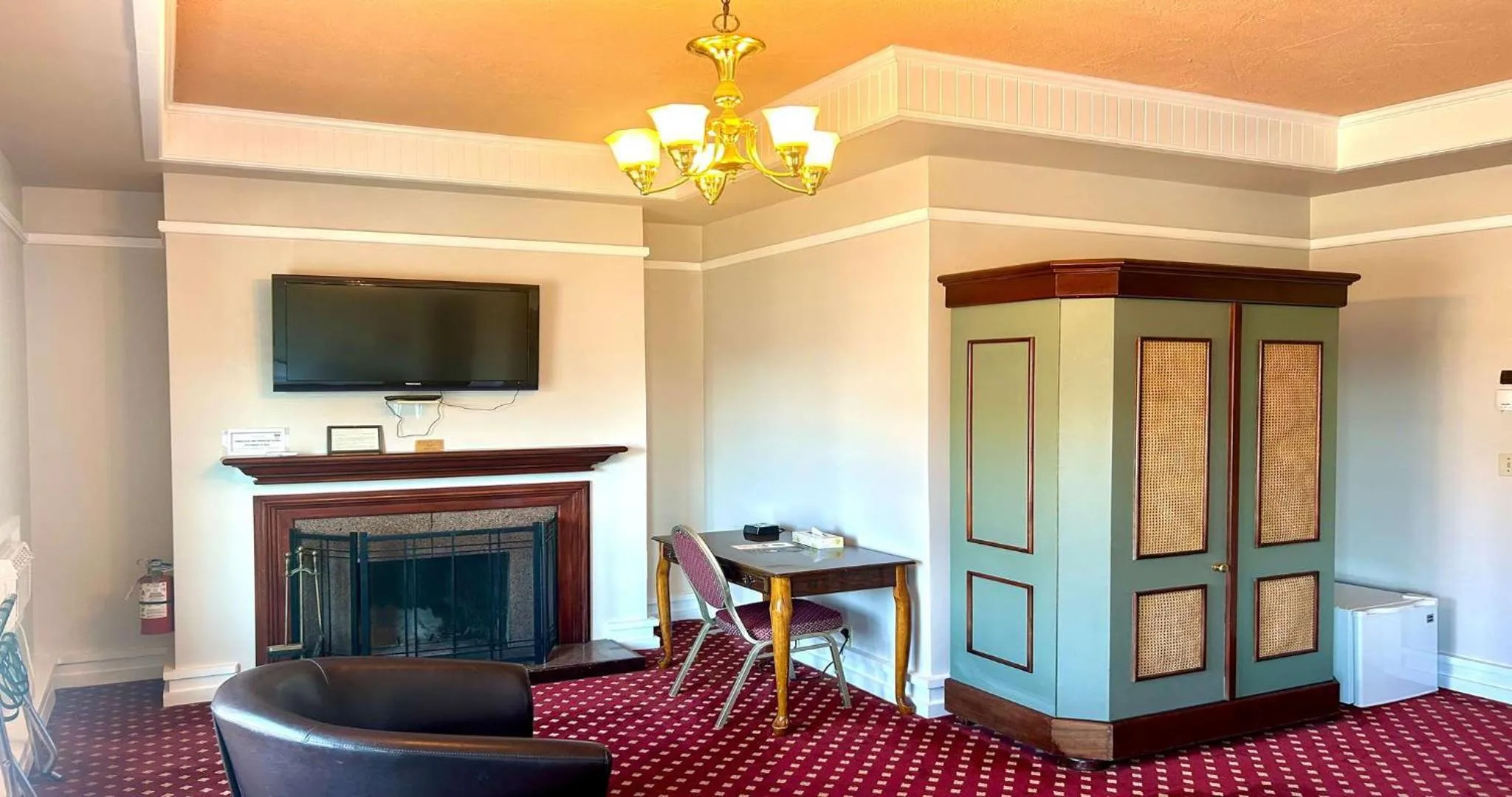 Living room in The Bedford Regency Hotel