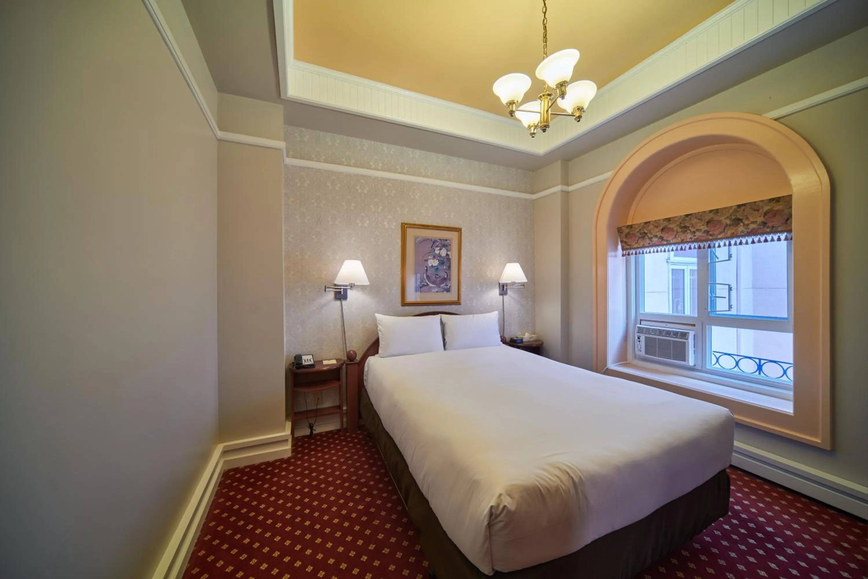 Bedroom, Bed in The Bedford Regency Hotel