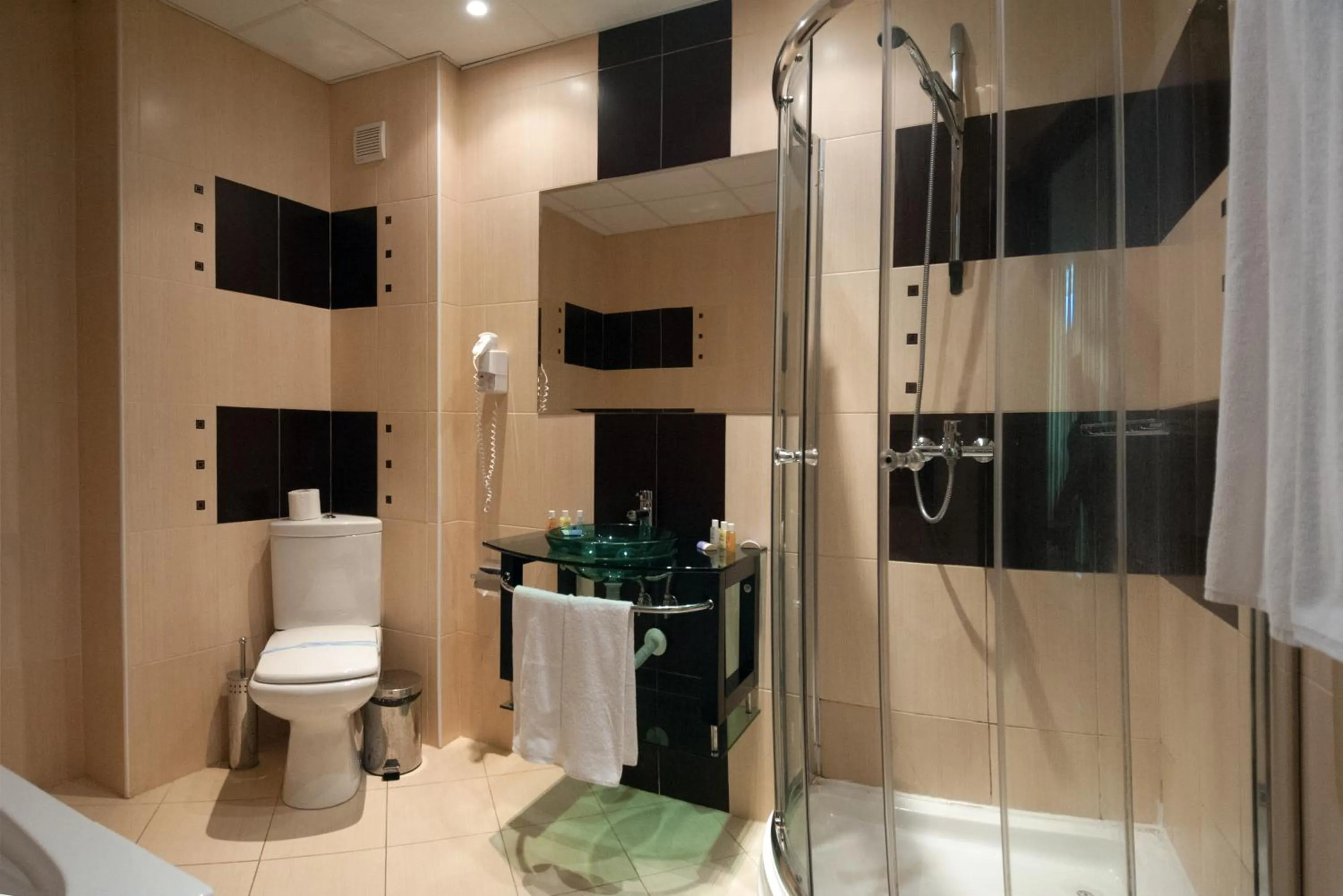 Bathroom in Hotel Primorsko Del Sol