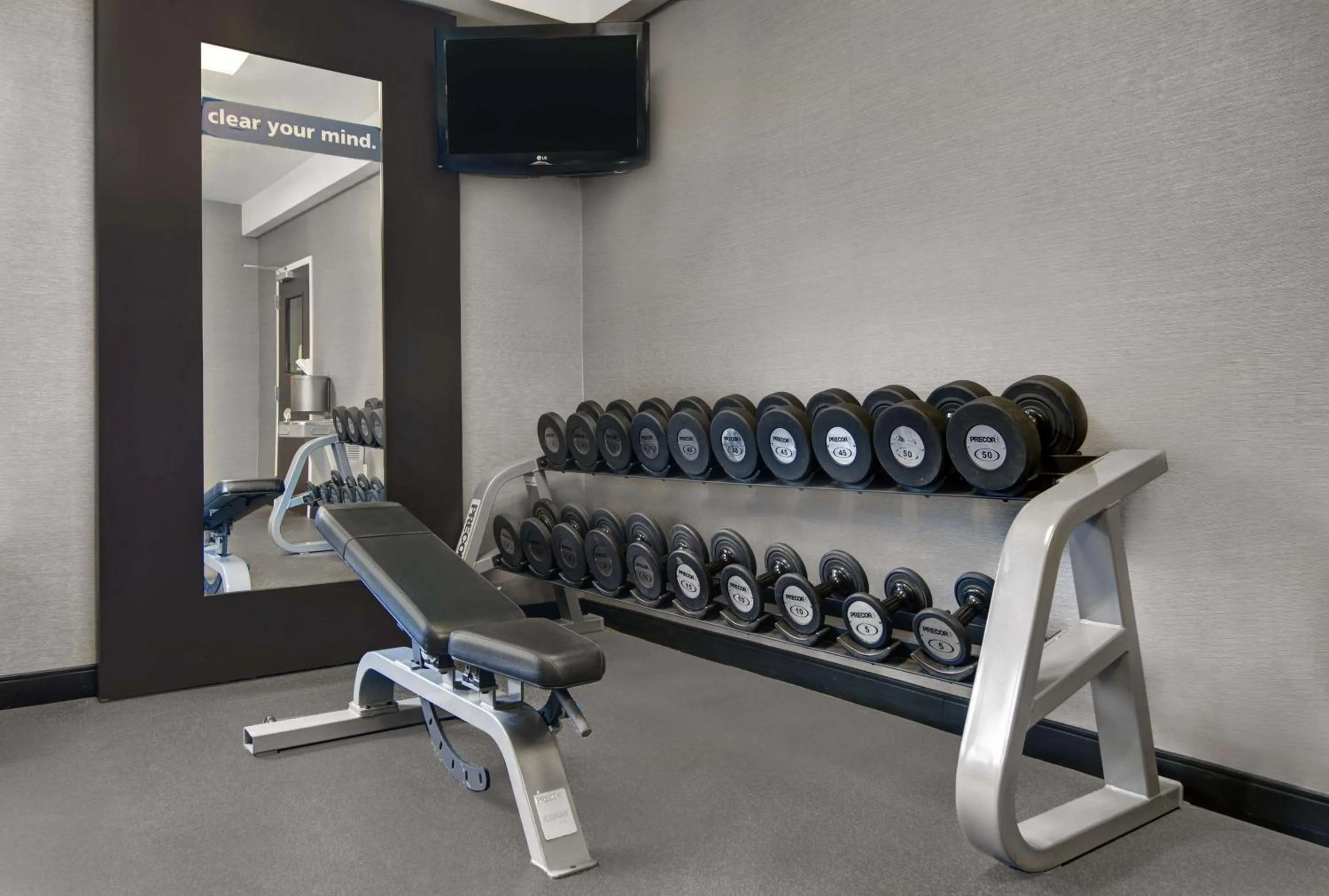 Fitness centre/facilities in Hampton Inn Charlotte Monroe