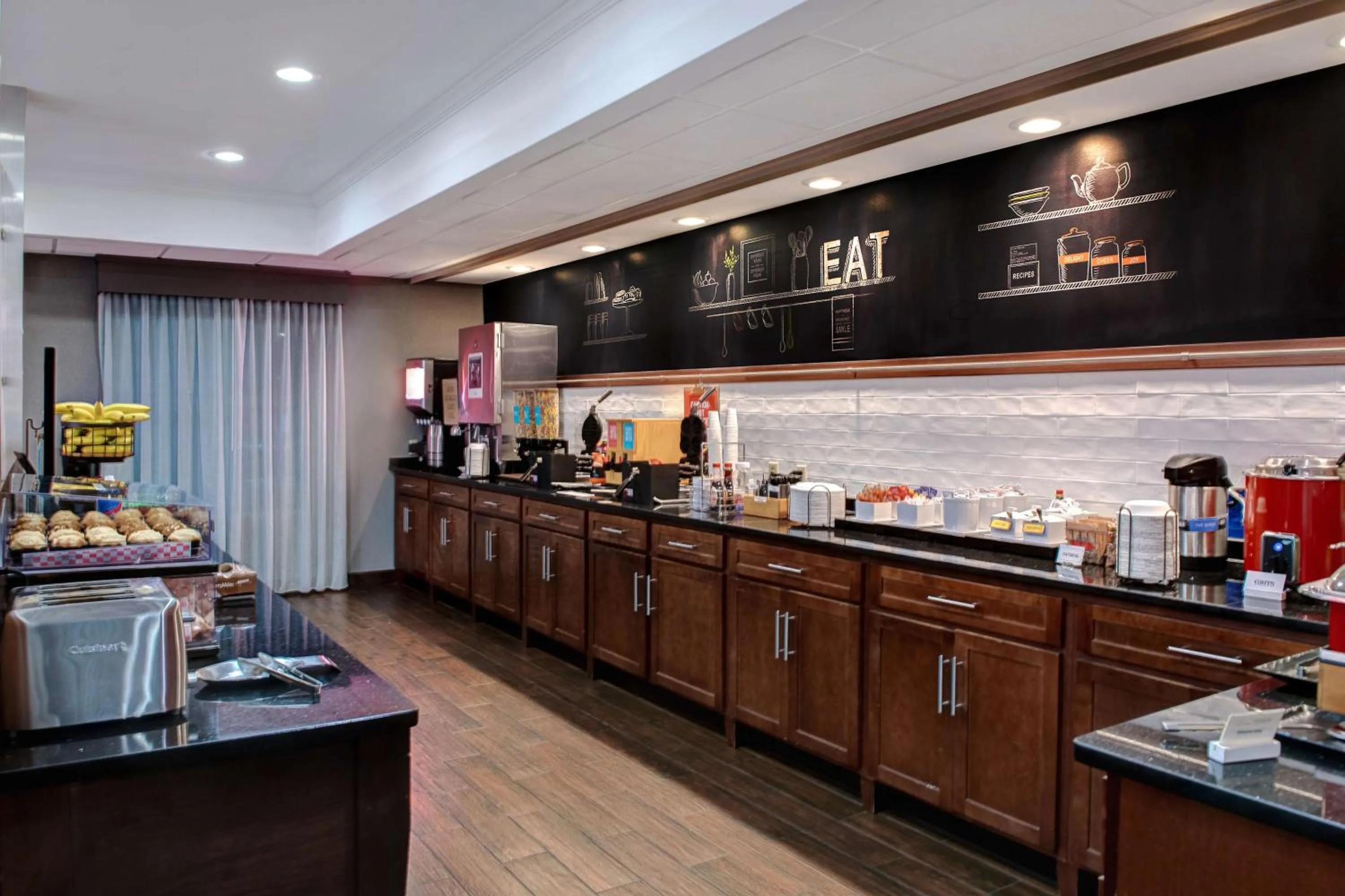 Breakfast in Hampton Inn Charlotte Monroe