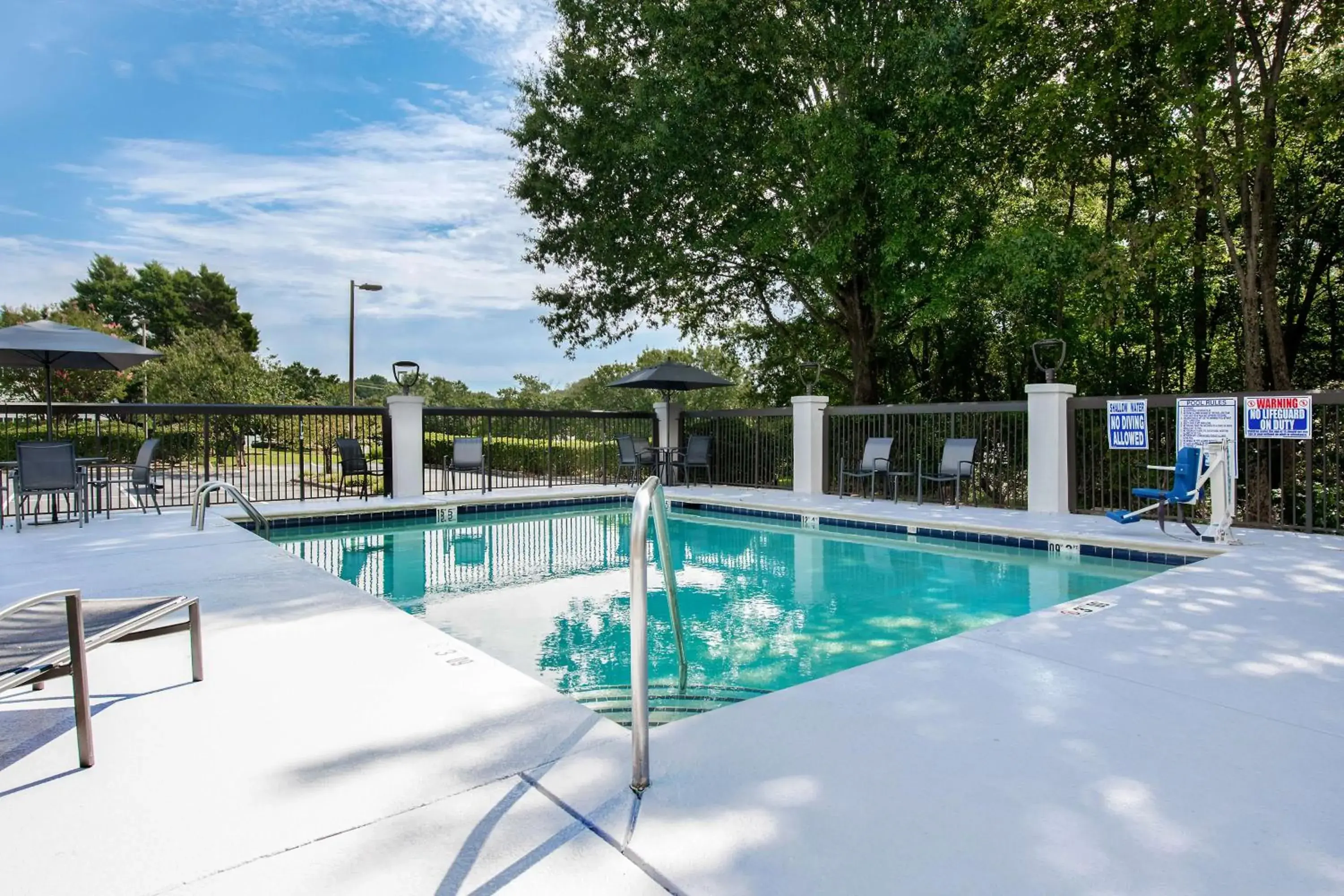 Pool view in Hampton Inn Charlotte Monroe Pool view in Hampton Inn Charlotte Monroe
