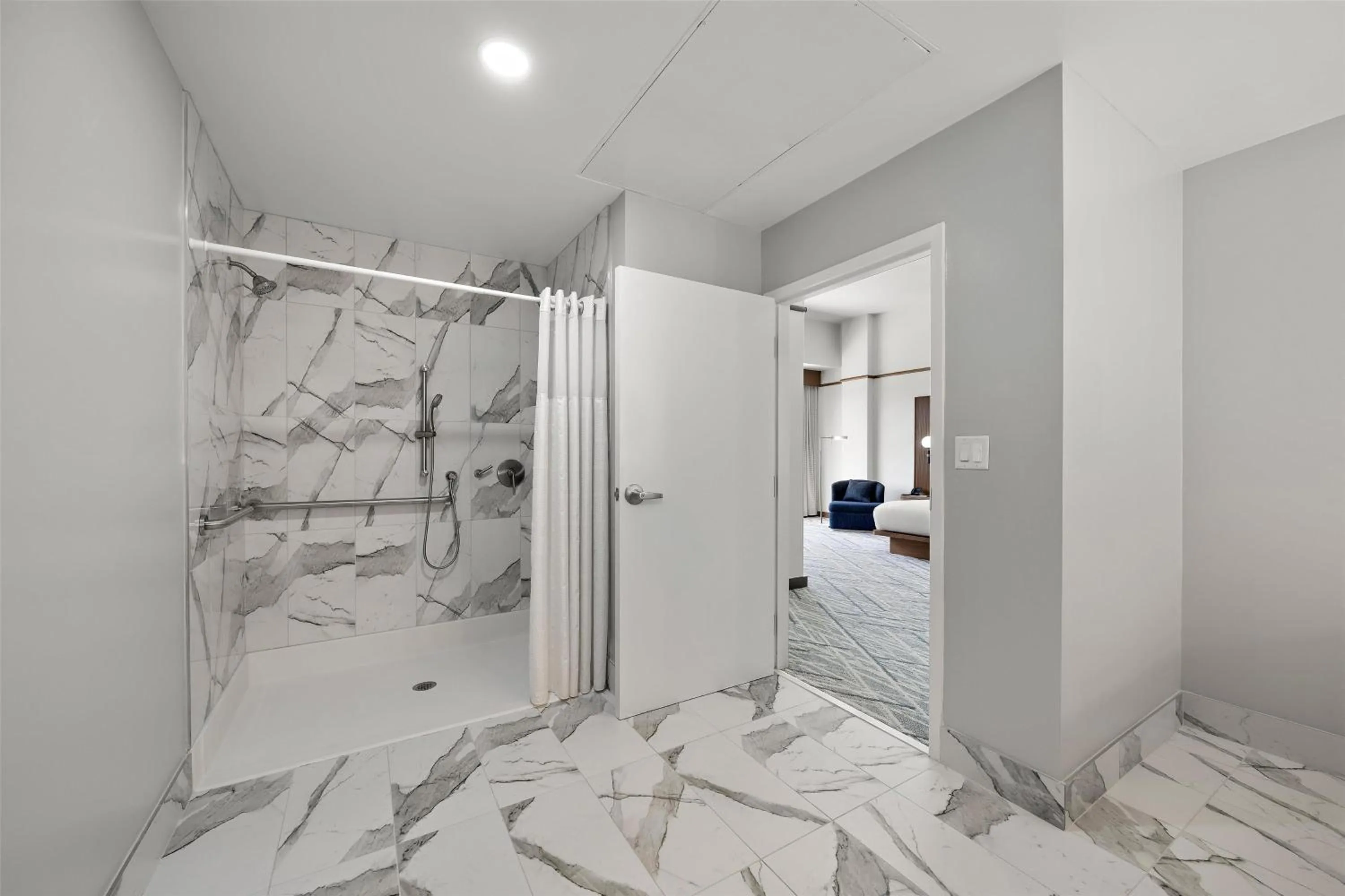 Bathroom, Bed in Hilton College Station & Conference Center