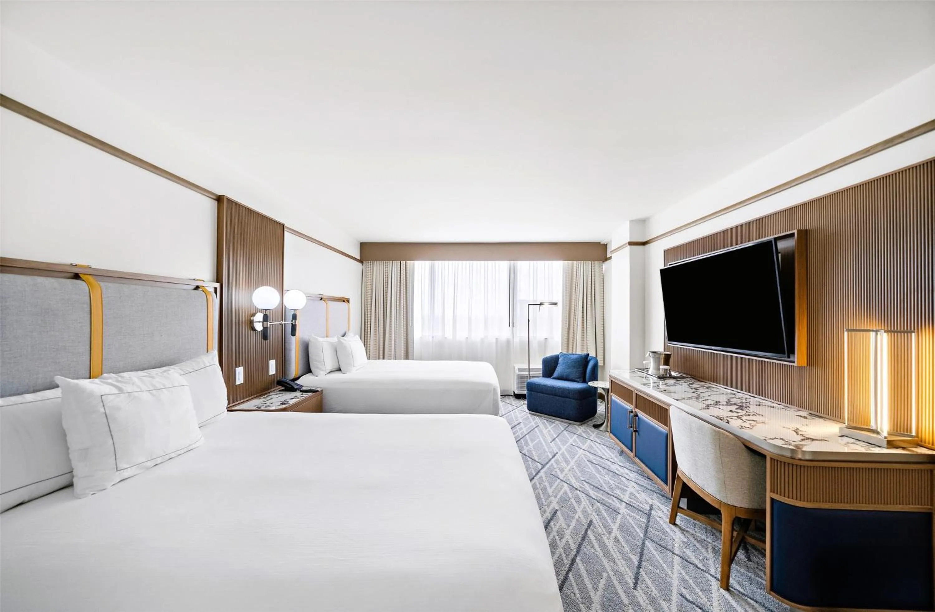 Bed in Hilton College Station & Conference Center