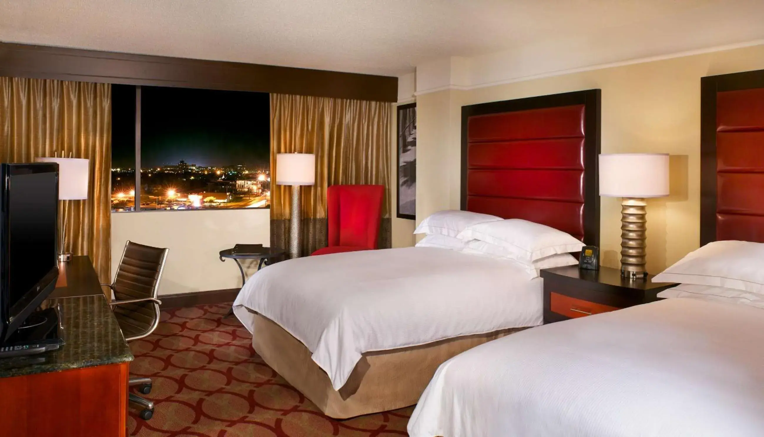 Double Room with Two Double Beds and Roll-in Shower - Mobility Access in Hilton College Station & Conference Center Double Room with Two Double Beds and Roll-in Shower - Mobility Access in Hilton College Station & Conference Center