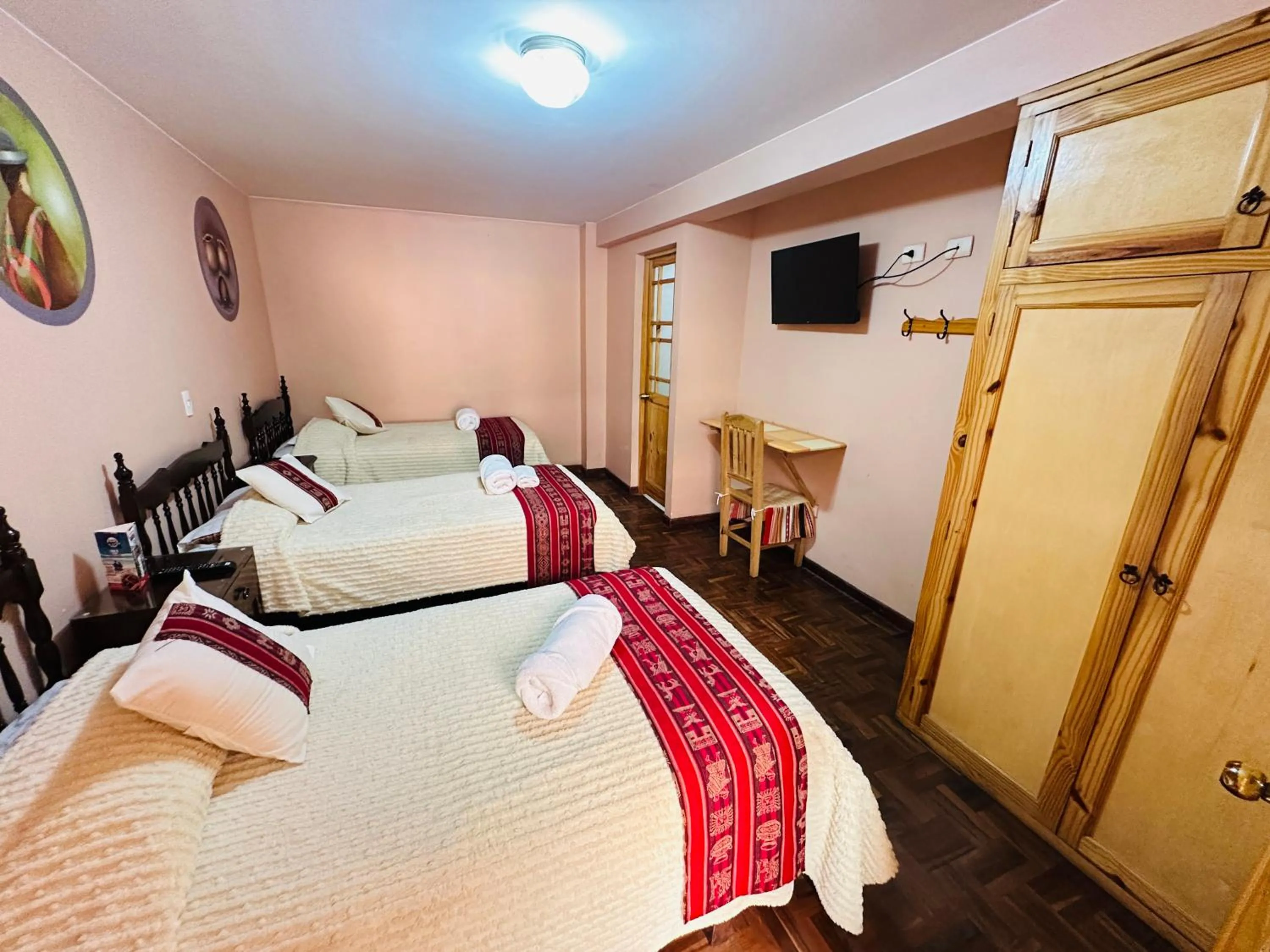 Triple Room in Hostal La Posada De La Abuela