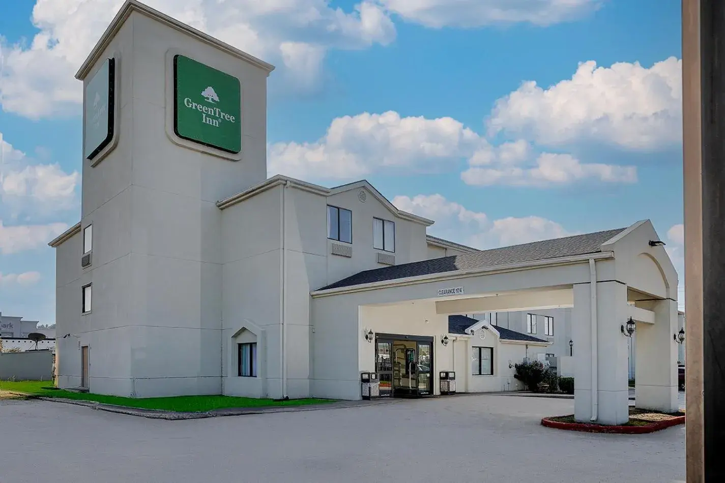 Property building in GreenTree Inn - IAH Airport JFK Blvd Property building in GreenTree Inn - IAH Airport JFK Blvd