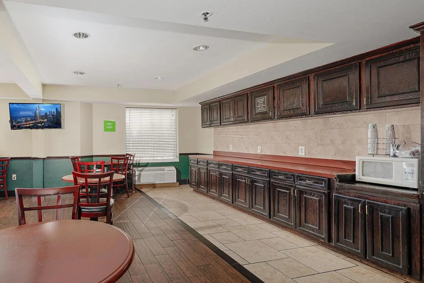 Lobby or reception in GreenTree Inn - IAH Airport JFK Blvd