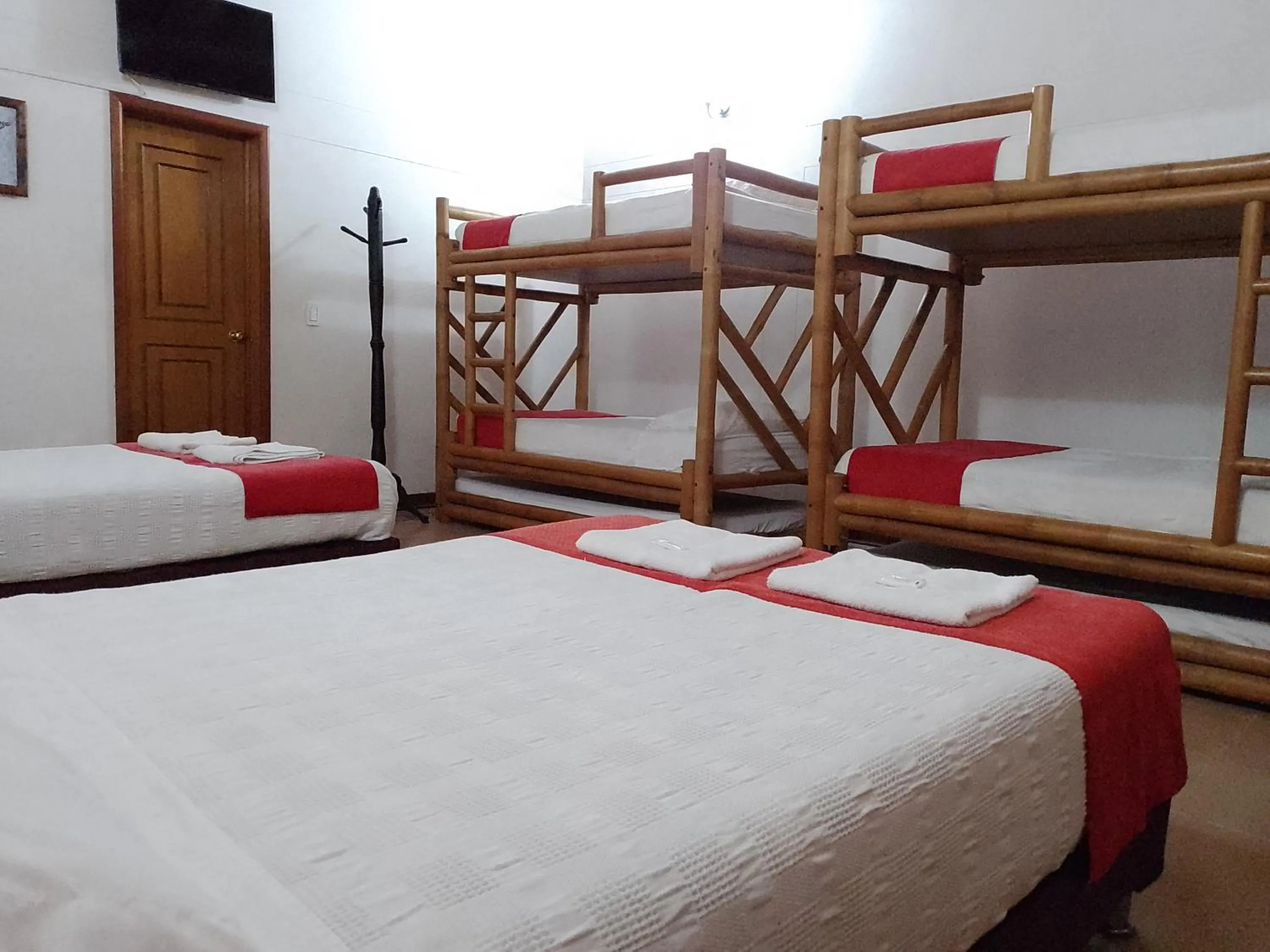 Family Room with Private Bathroom in Hotel Villa Carolina