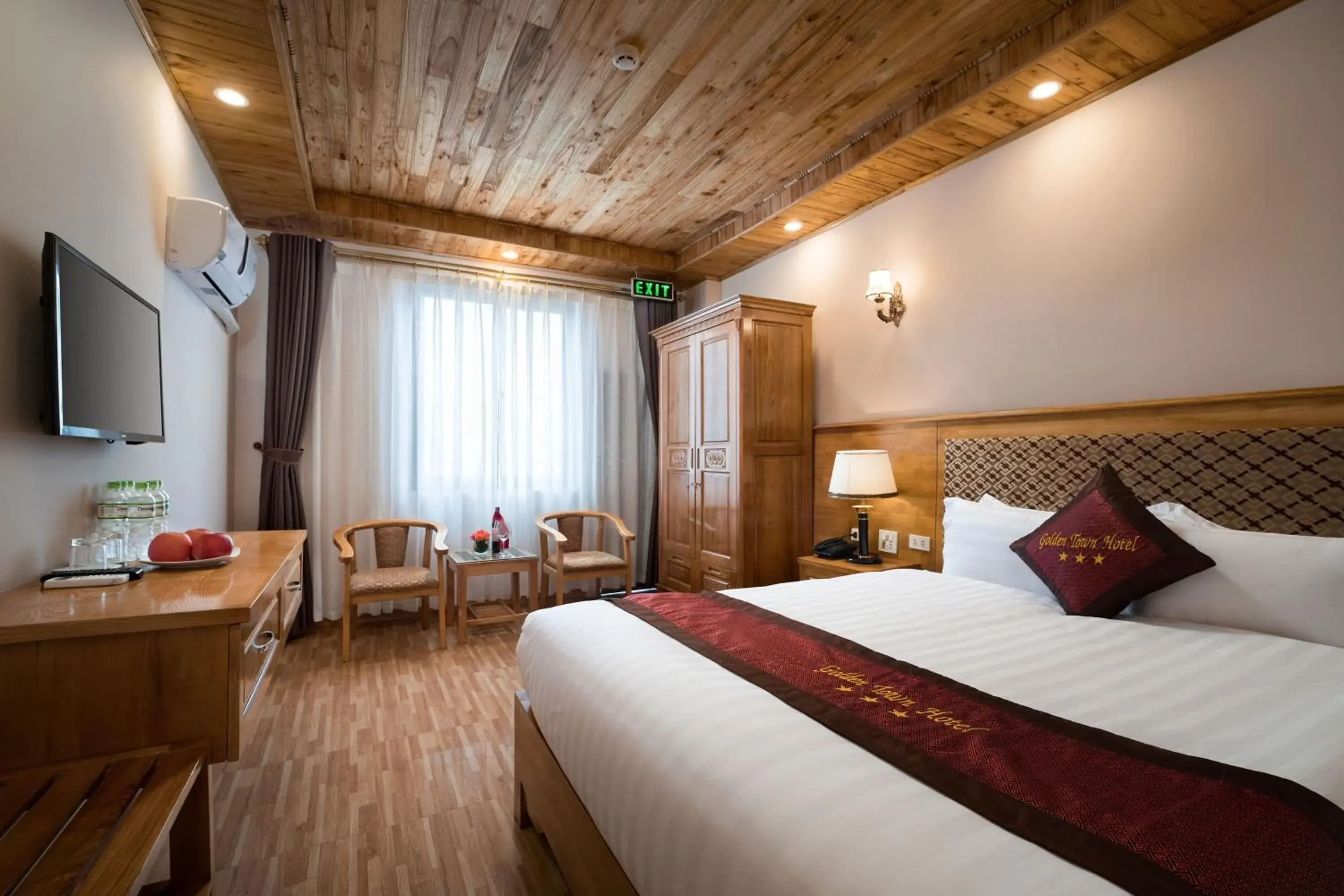 King Room with Mountain View in Golden Town Hotel King Room with Mountain View in Golden Town Hotel