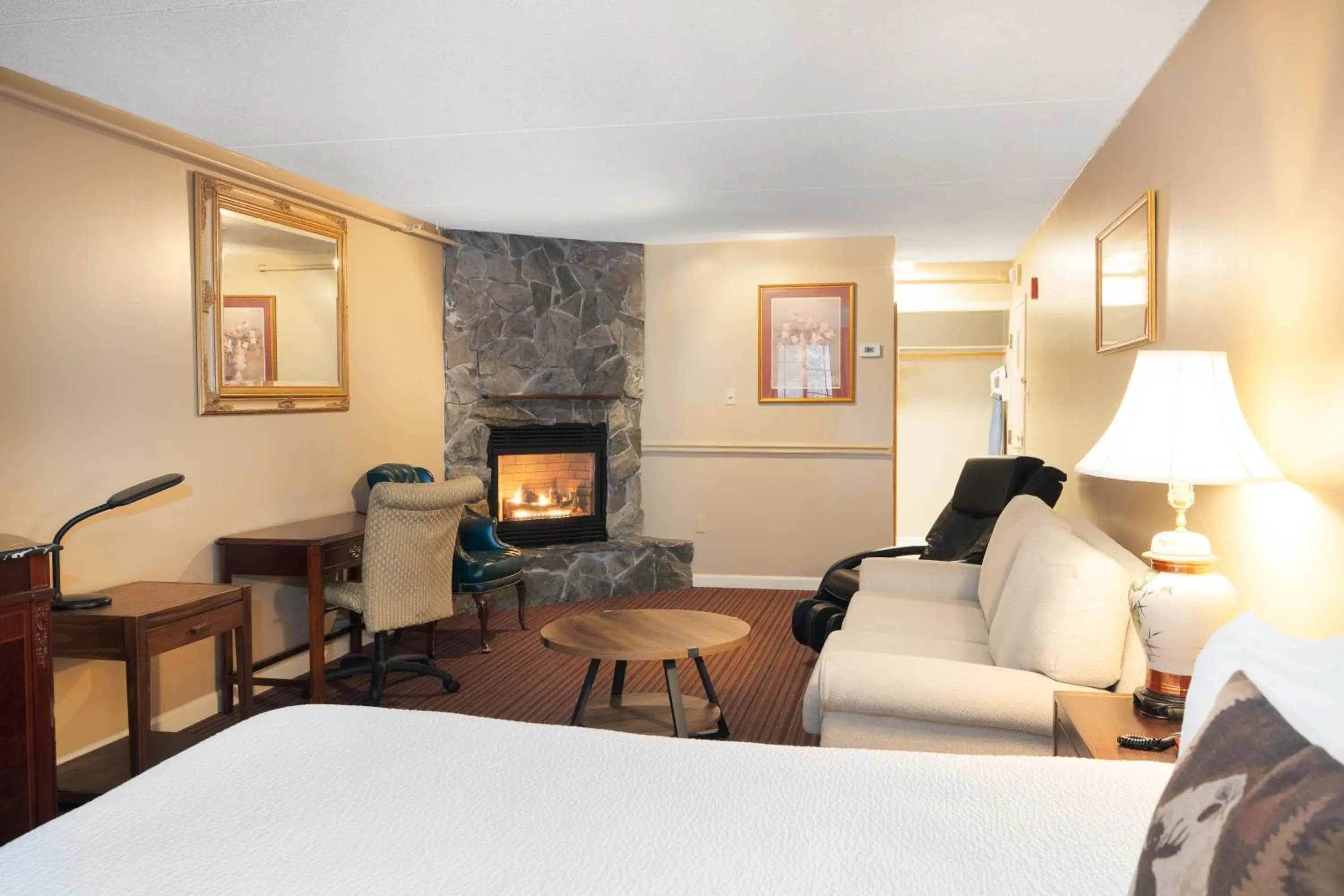 Bed in Fireside Inn & Suites West Lebanon Bed in Fireside Inn & Suites West Lebanon