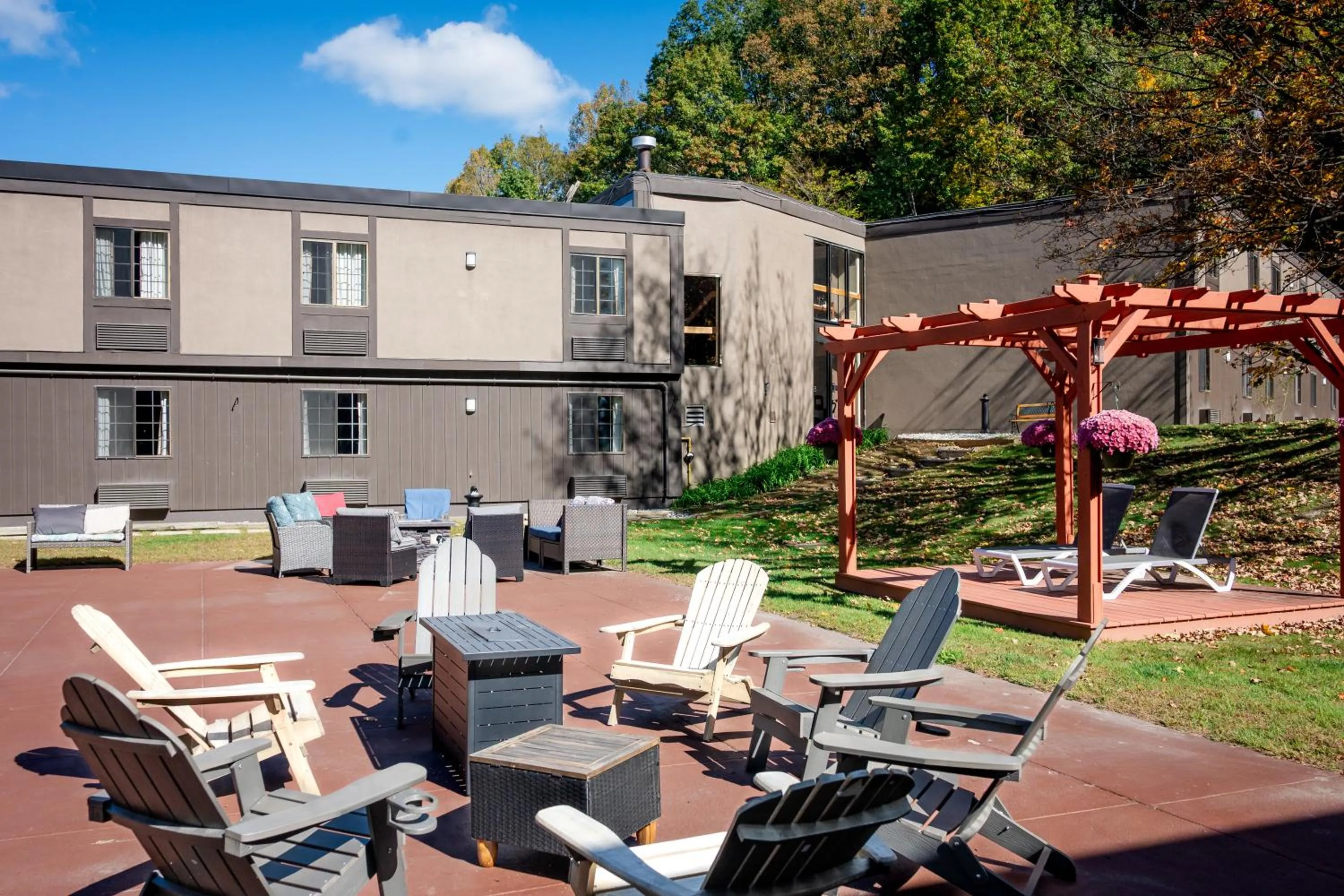 Patio in Fireside Inn & Suites West Lebanon