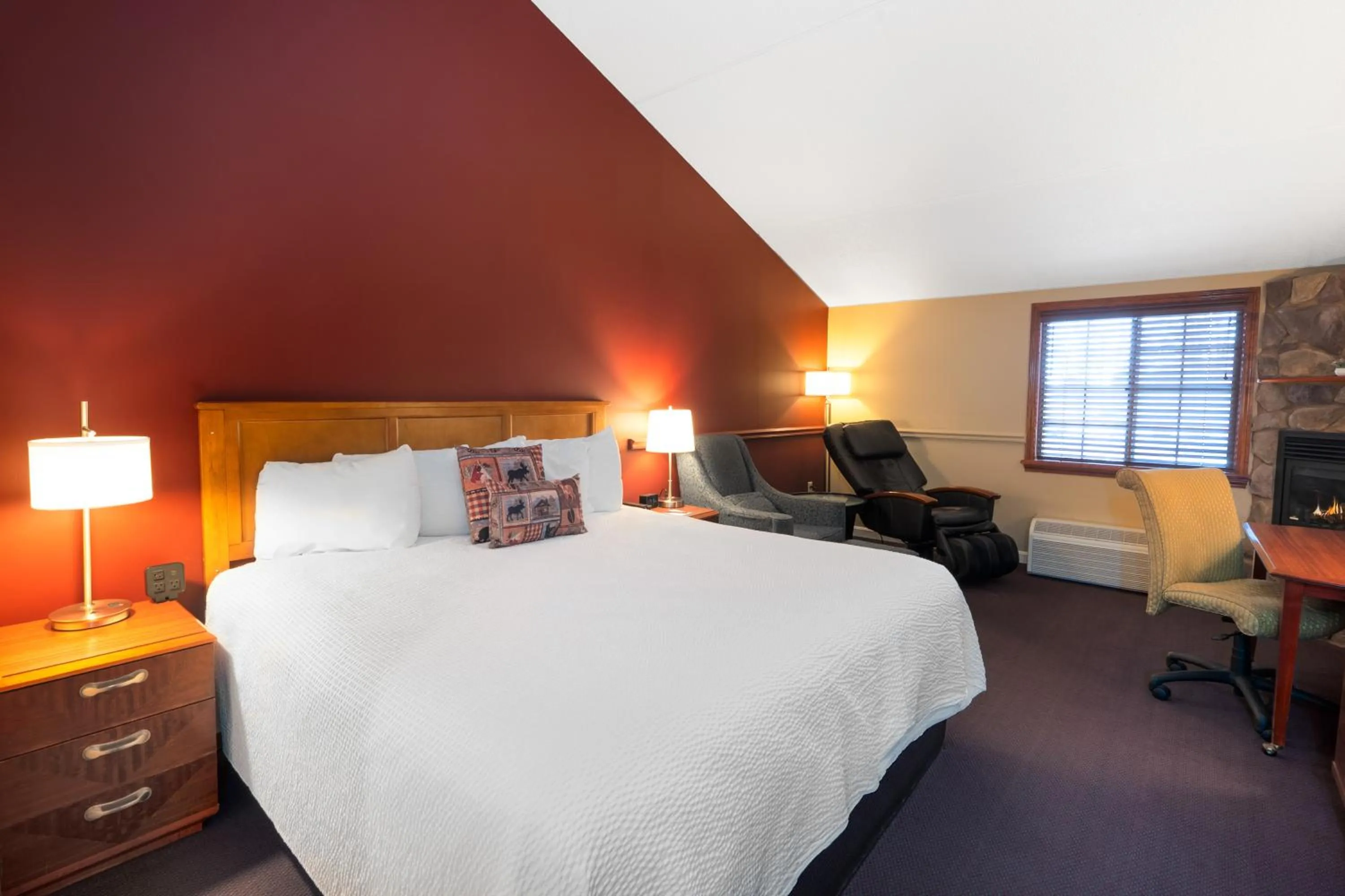 Bedroom, Bed in Fireside Inn & Suites West Lebanon