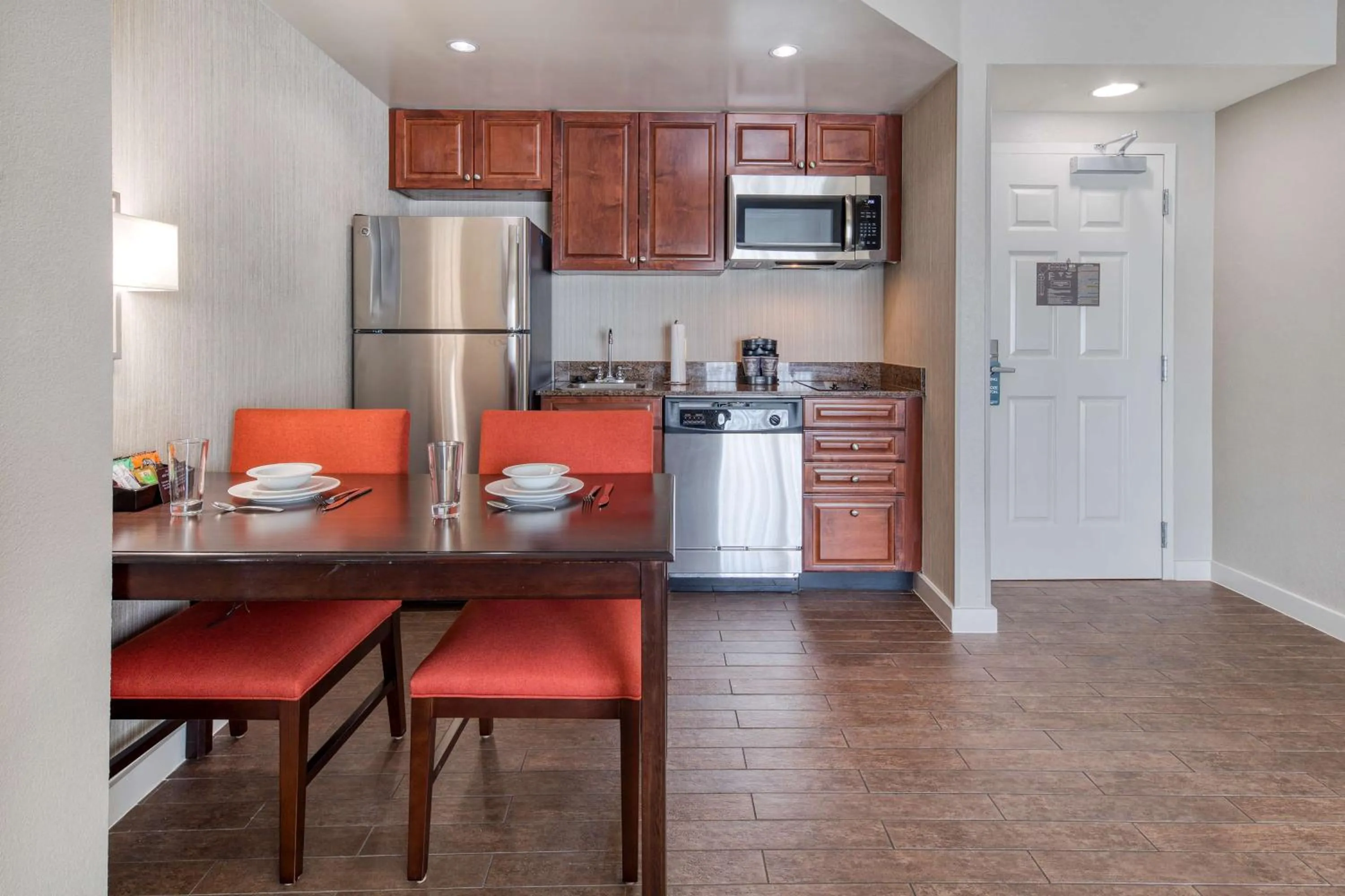 Kitchen or kitchenette in Homewood Suites by Hilton Olmsted Village