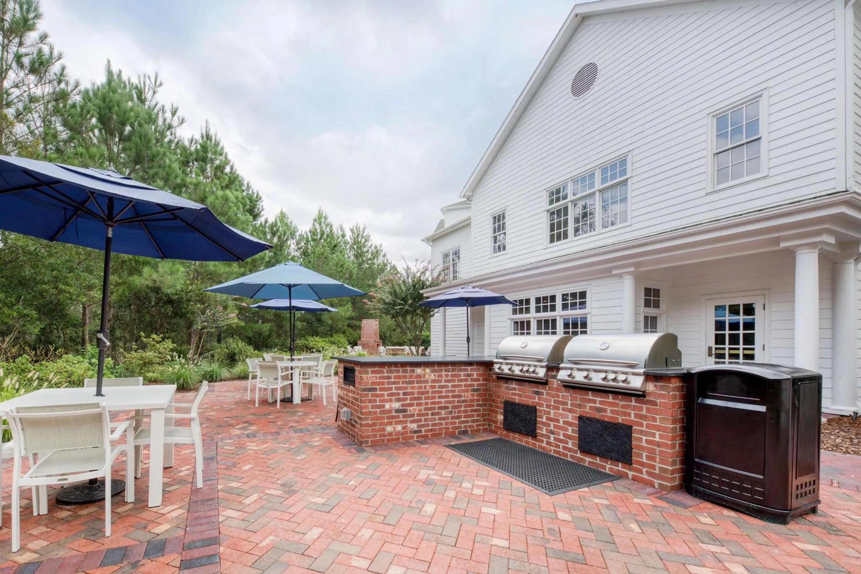Patio in Homewood Suites by Hilton Olmsted Village