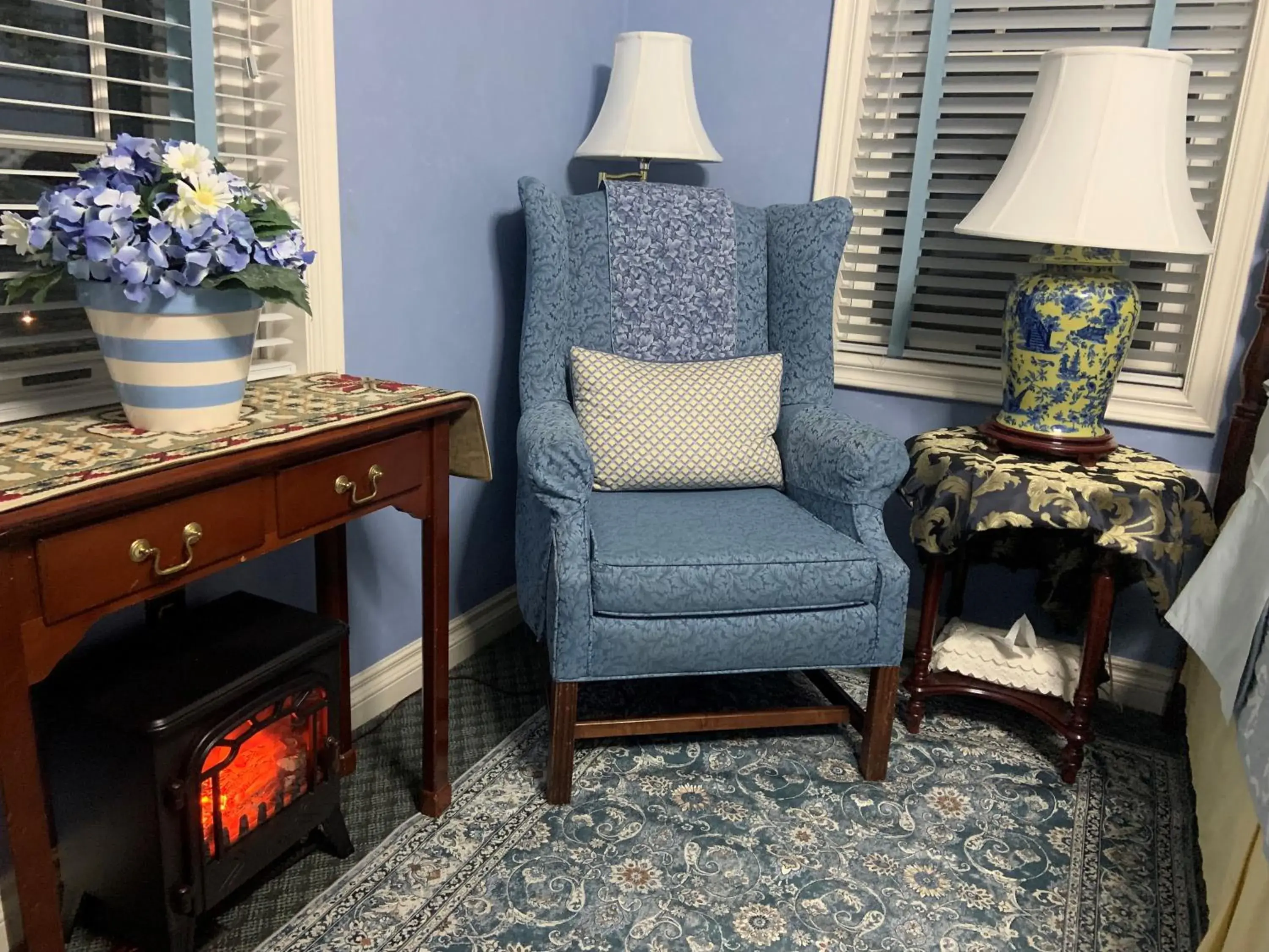 Queen Room in WeatherPine Inn Queen Room in WeatherPine Inn