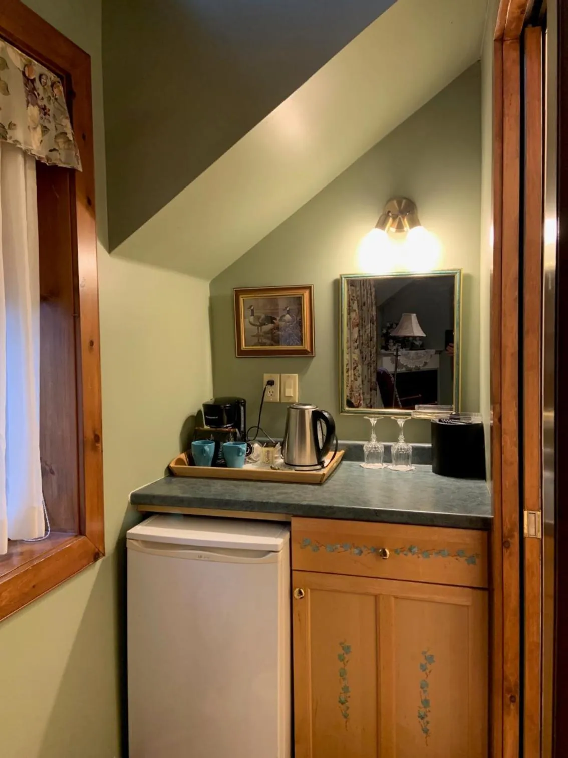 oven in WeatherPine Inn