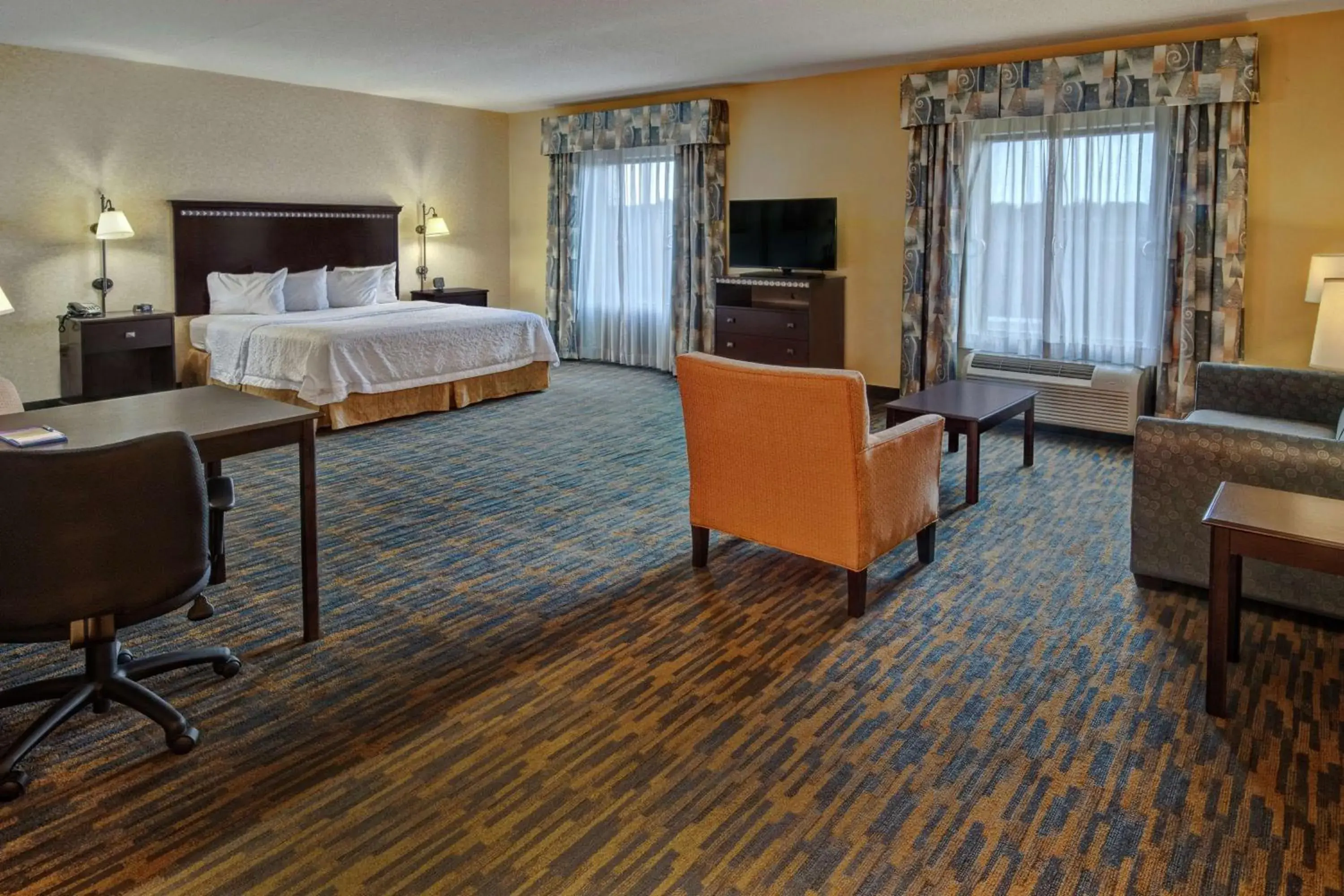 Bedroom, Bed in Hampton Inn Roanoke Rapids Bedroom, Bed in Hampton Inn Roanoke Rapids