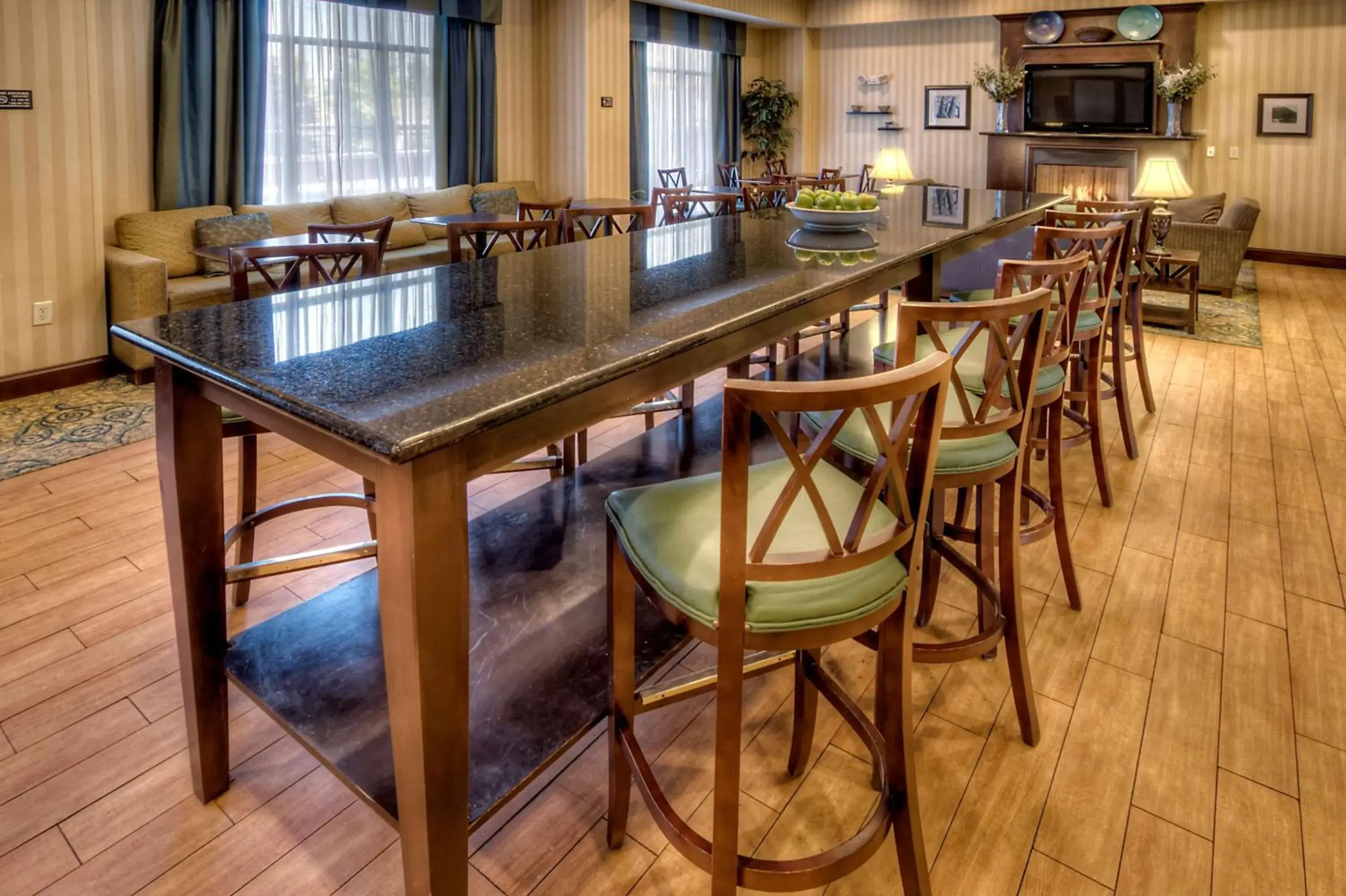 Restaurant/places to eat in Hampton Inn Roanoke Rapids Restaurant/places to eat in Hampton Inn Roanoke Rapids