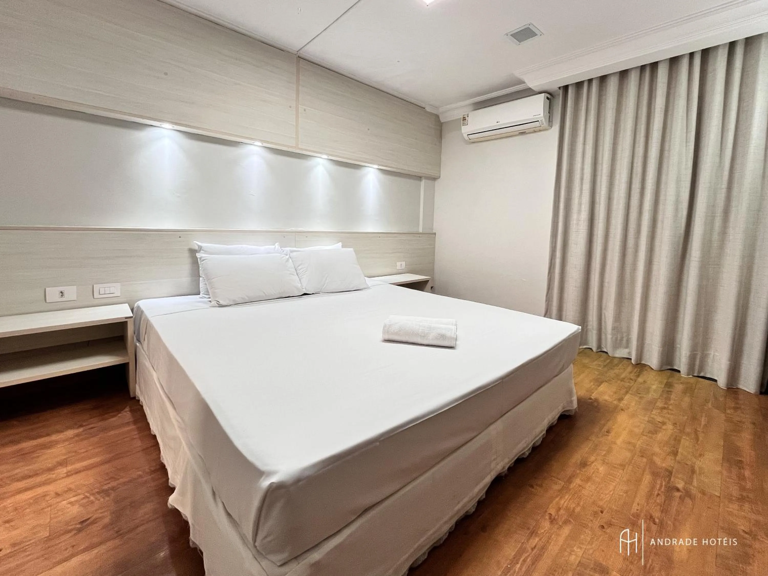 Bedroom, Bed in Rede Andrade Vernon