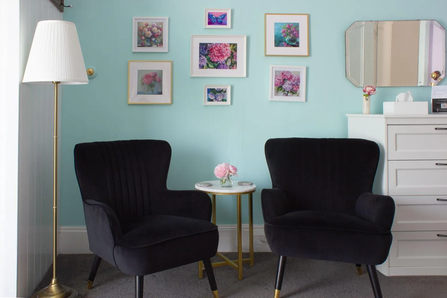 Seating area in The Dragonfly Inn