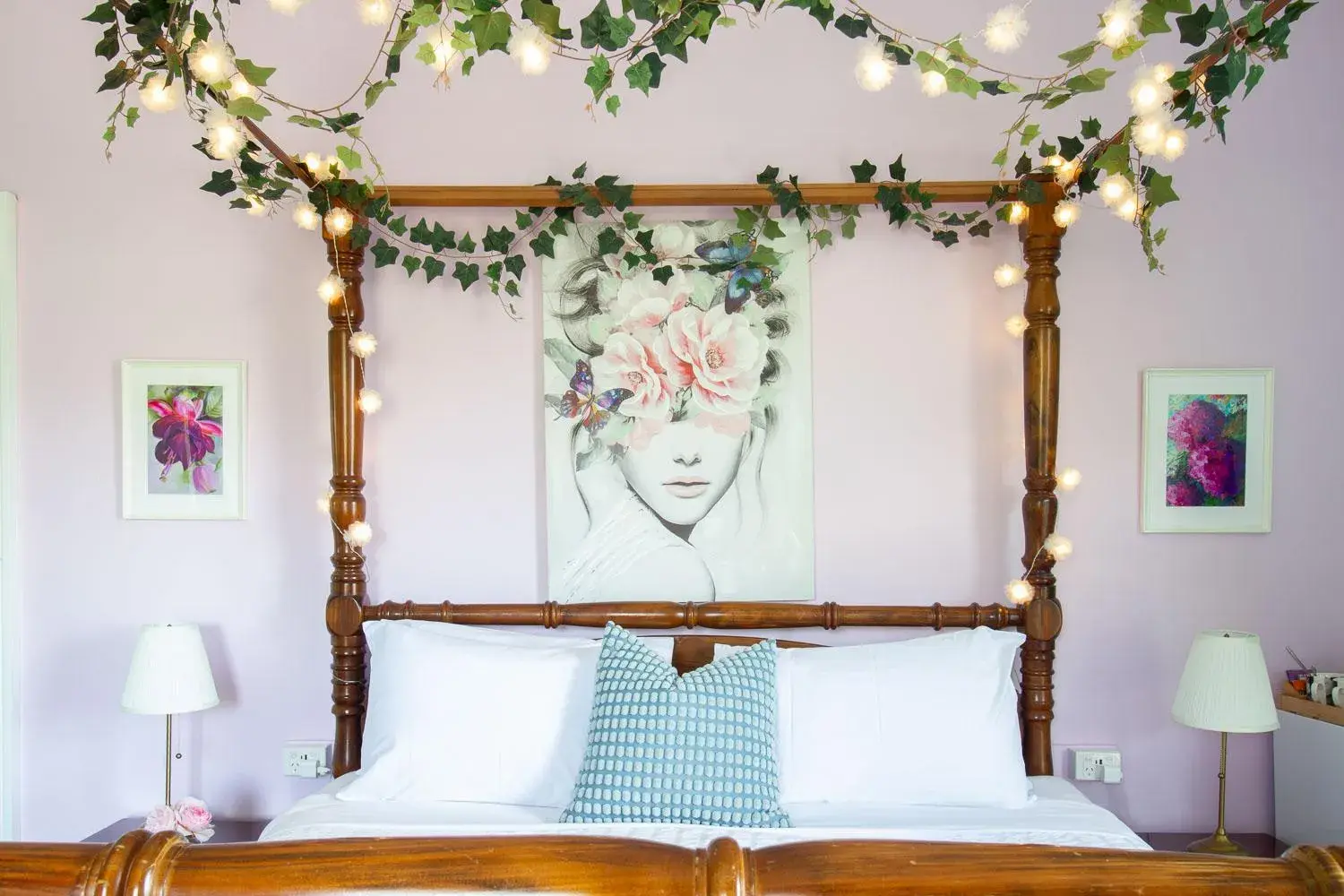 Elle - Deluxe King Room with Spa, upstairs in The Dragonfly Inn Elle - Deluxe King Room with Spa, upstairs in The Dragonfly Inn