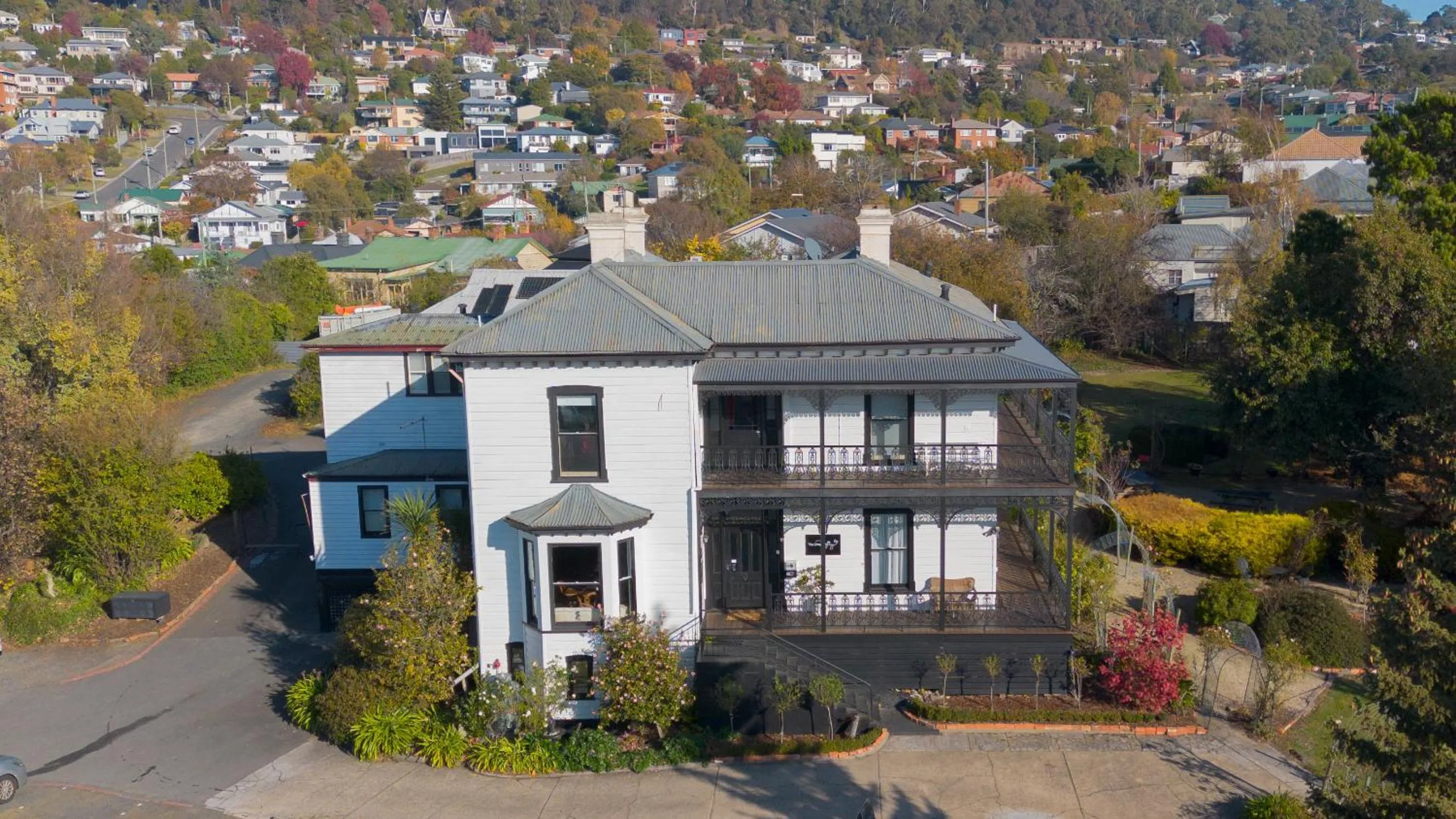 Property building in The Dragonfly Inn